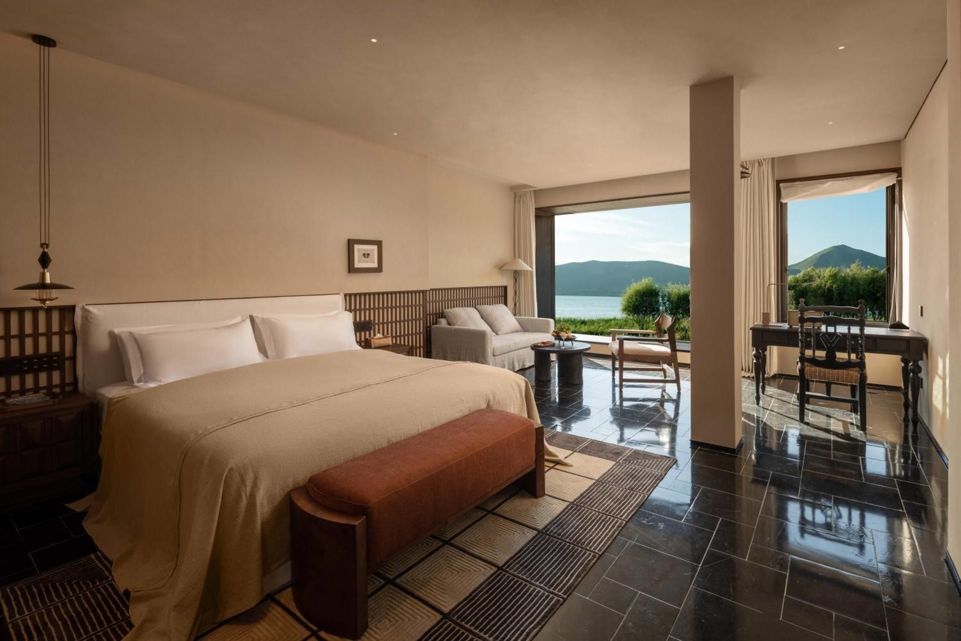 King Room with Lake View