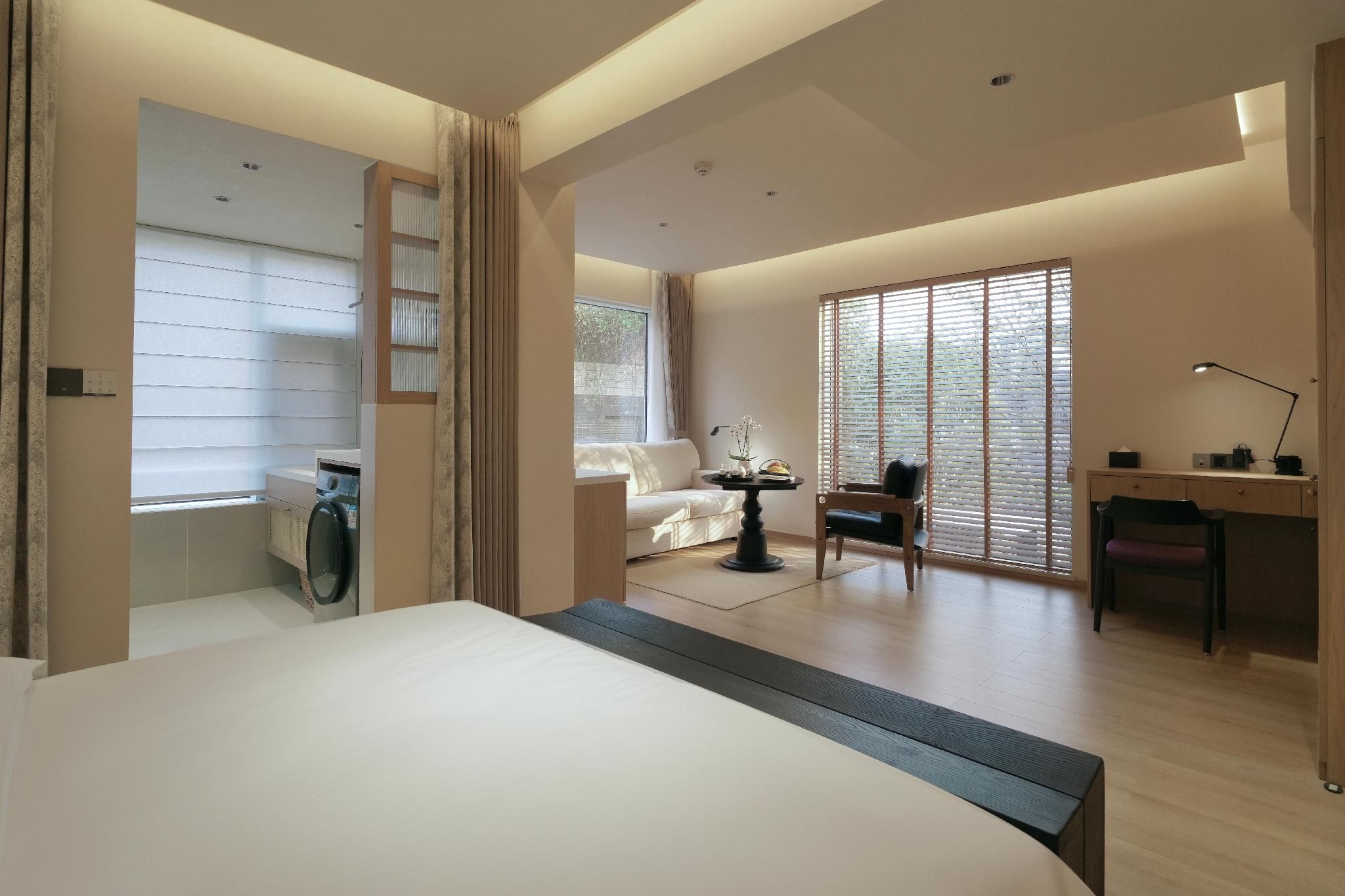 Tree Attic, Attic Room
