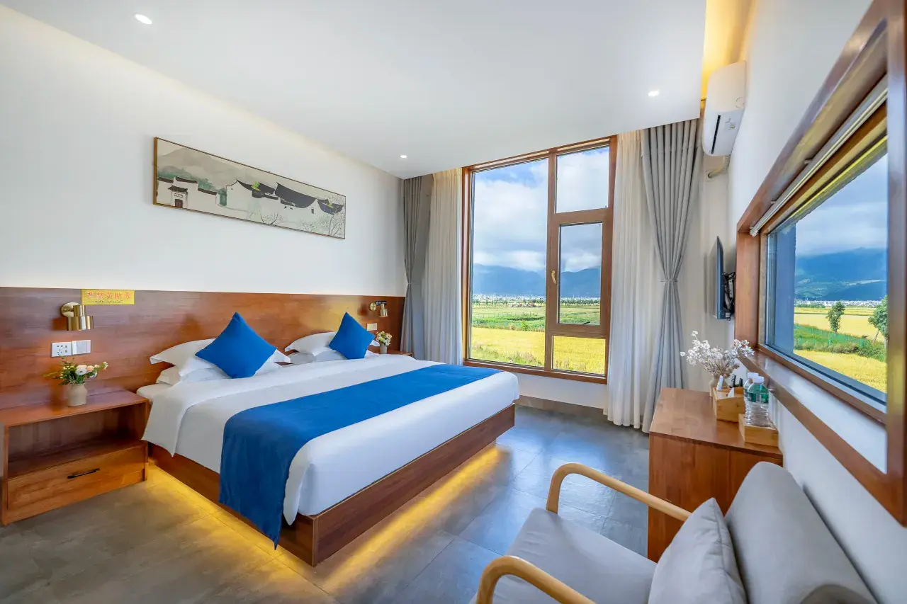 Queen Room with View