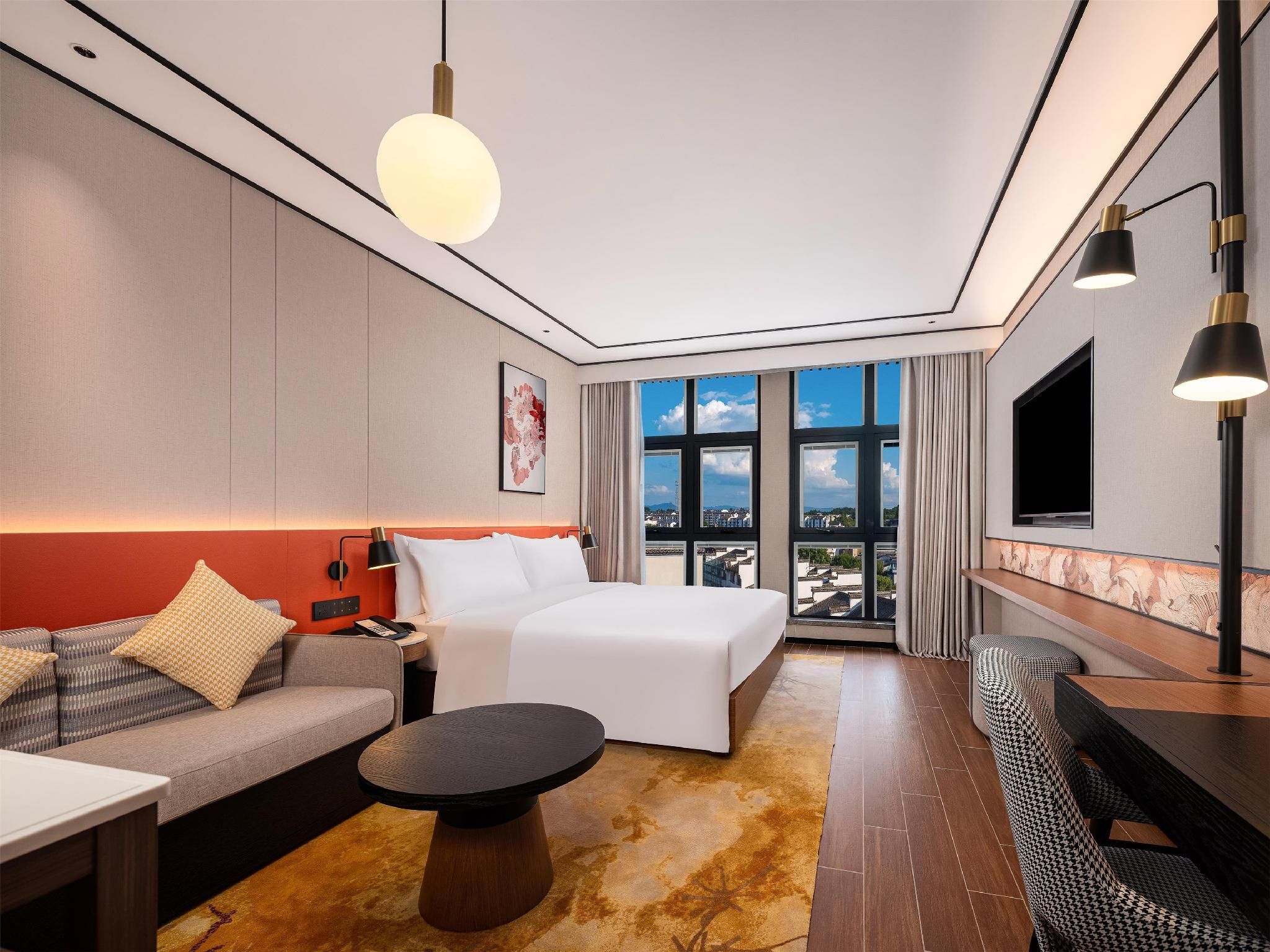 King Guest Room with Sofa Bed