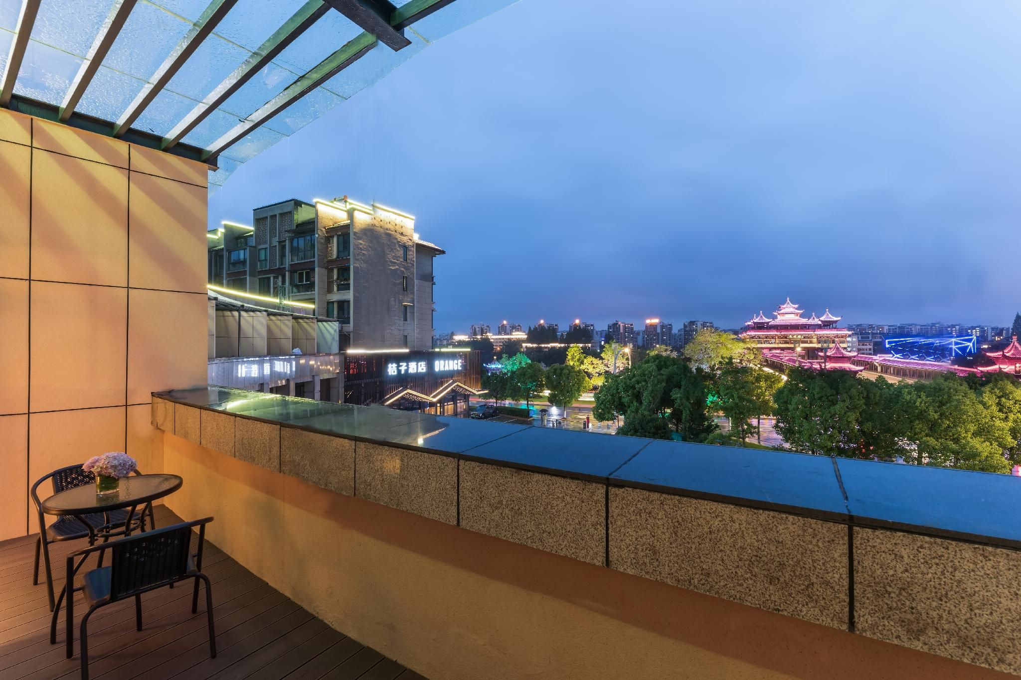 California Sunshine Suite with View