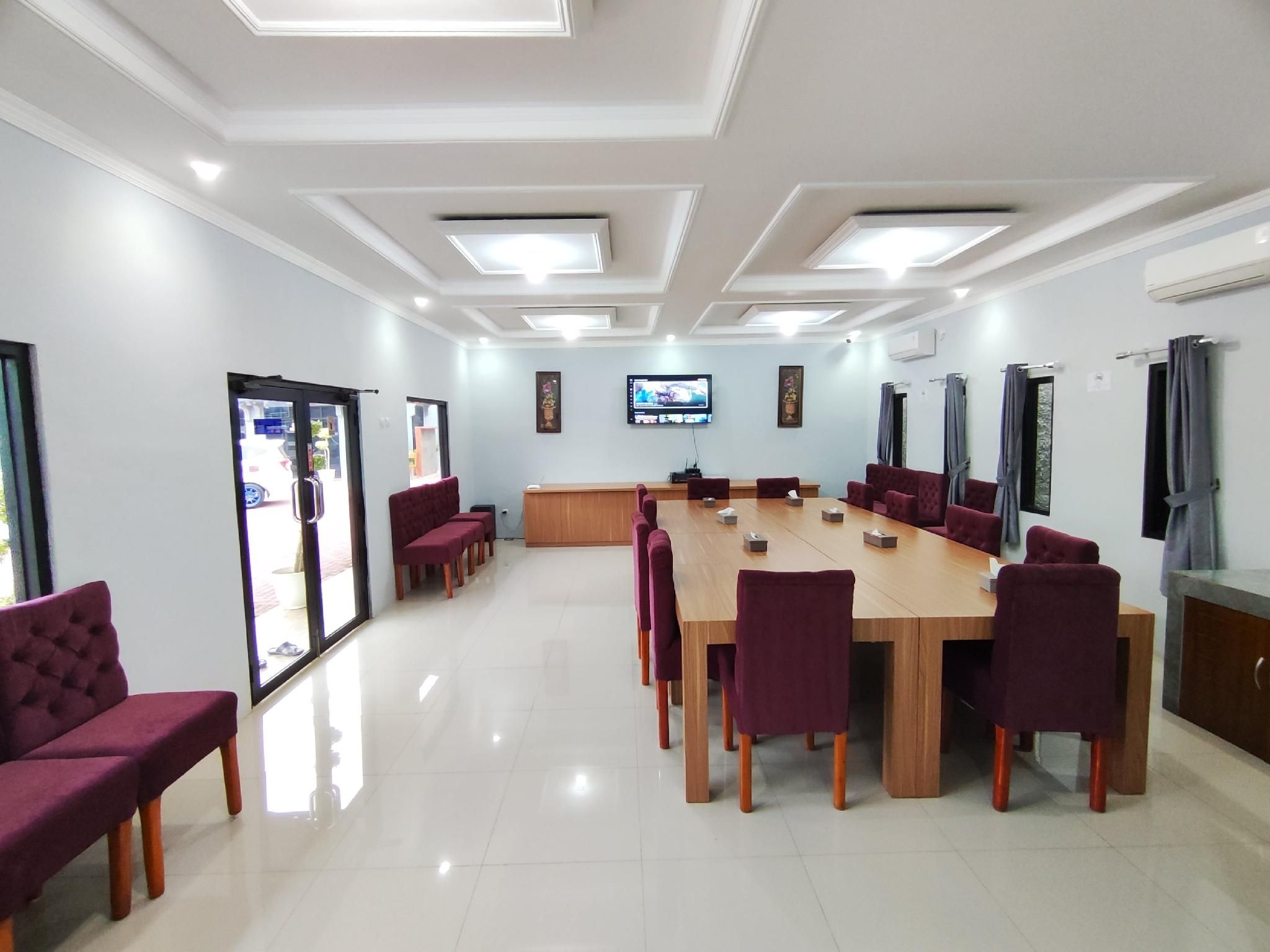 Hotel Cibening Deluxe Queen Smoking 3