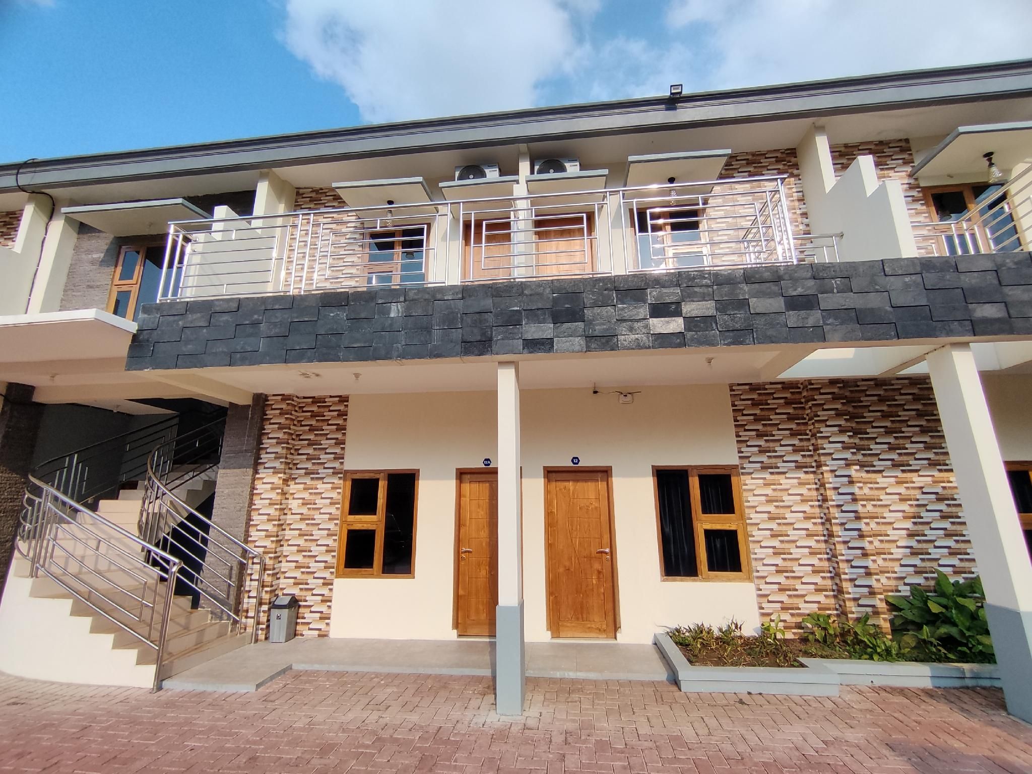 Hotel Cibening Super Deluxe King 3