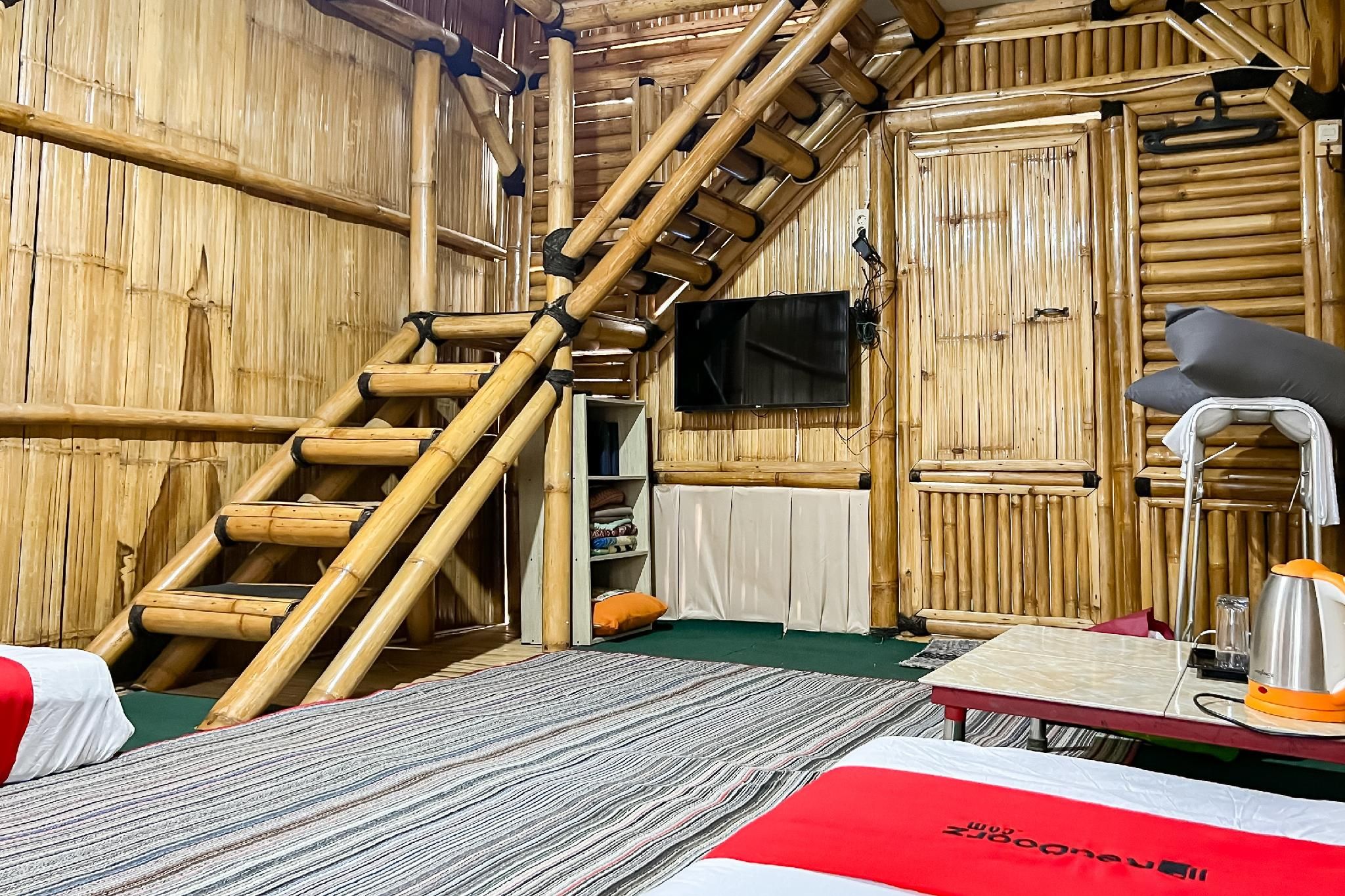 Family Room 6 People