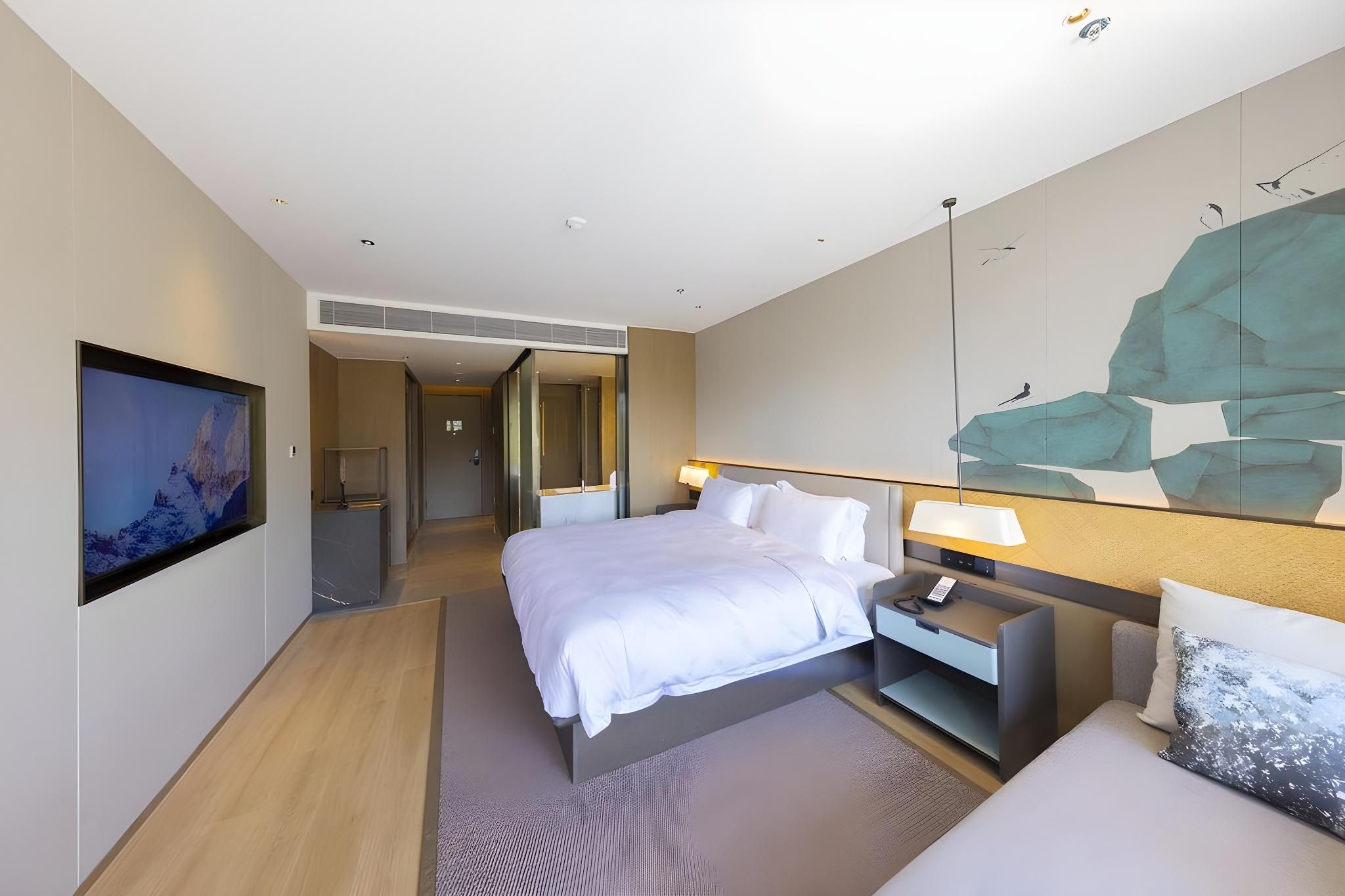 Deluxe View King Room