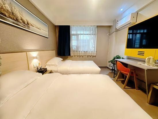 Featured Twin Room