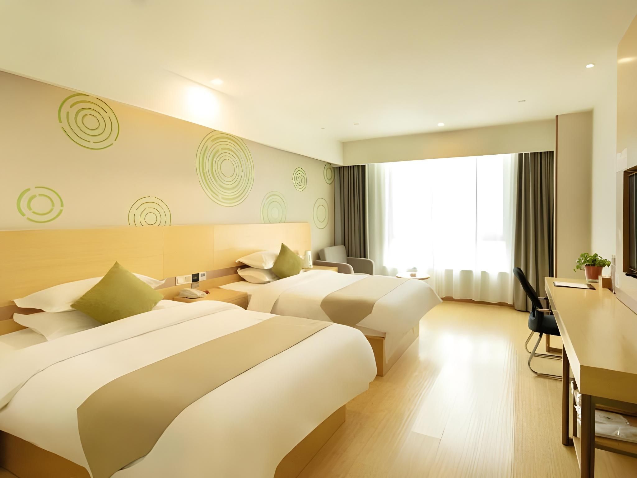 Business Queen Room