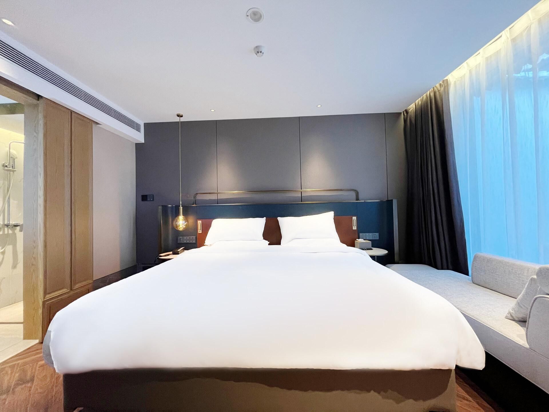 Pinyun Queen Room