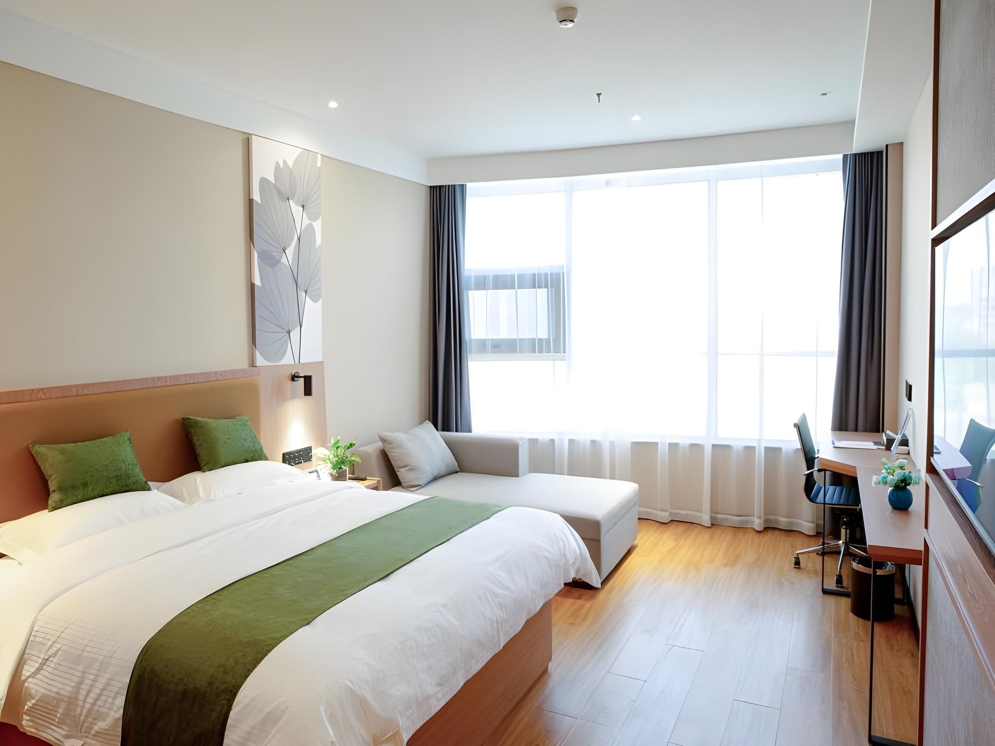 Queen Deluxe Room