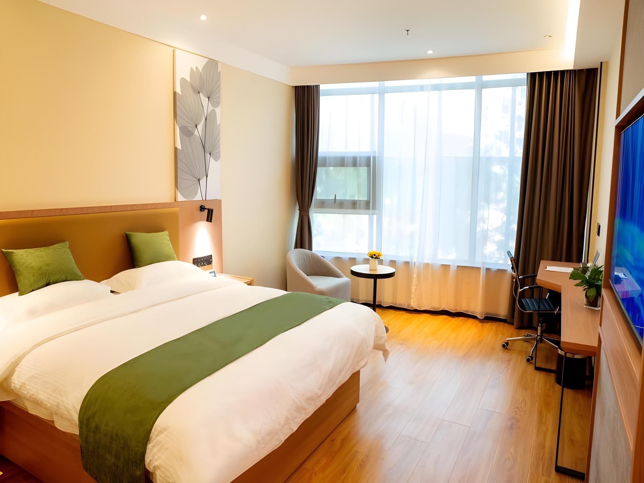 Queen Deluxe Room