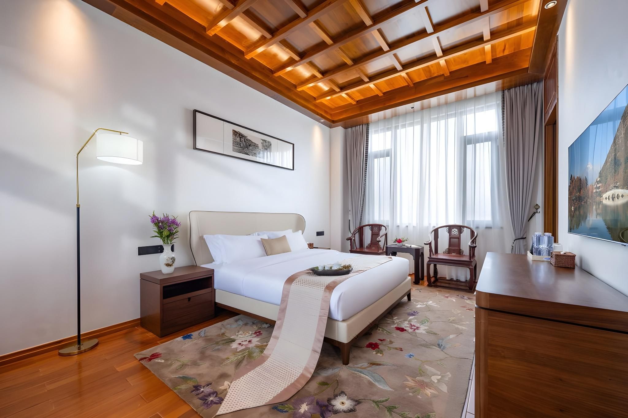 Comfort Queen Room