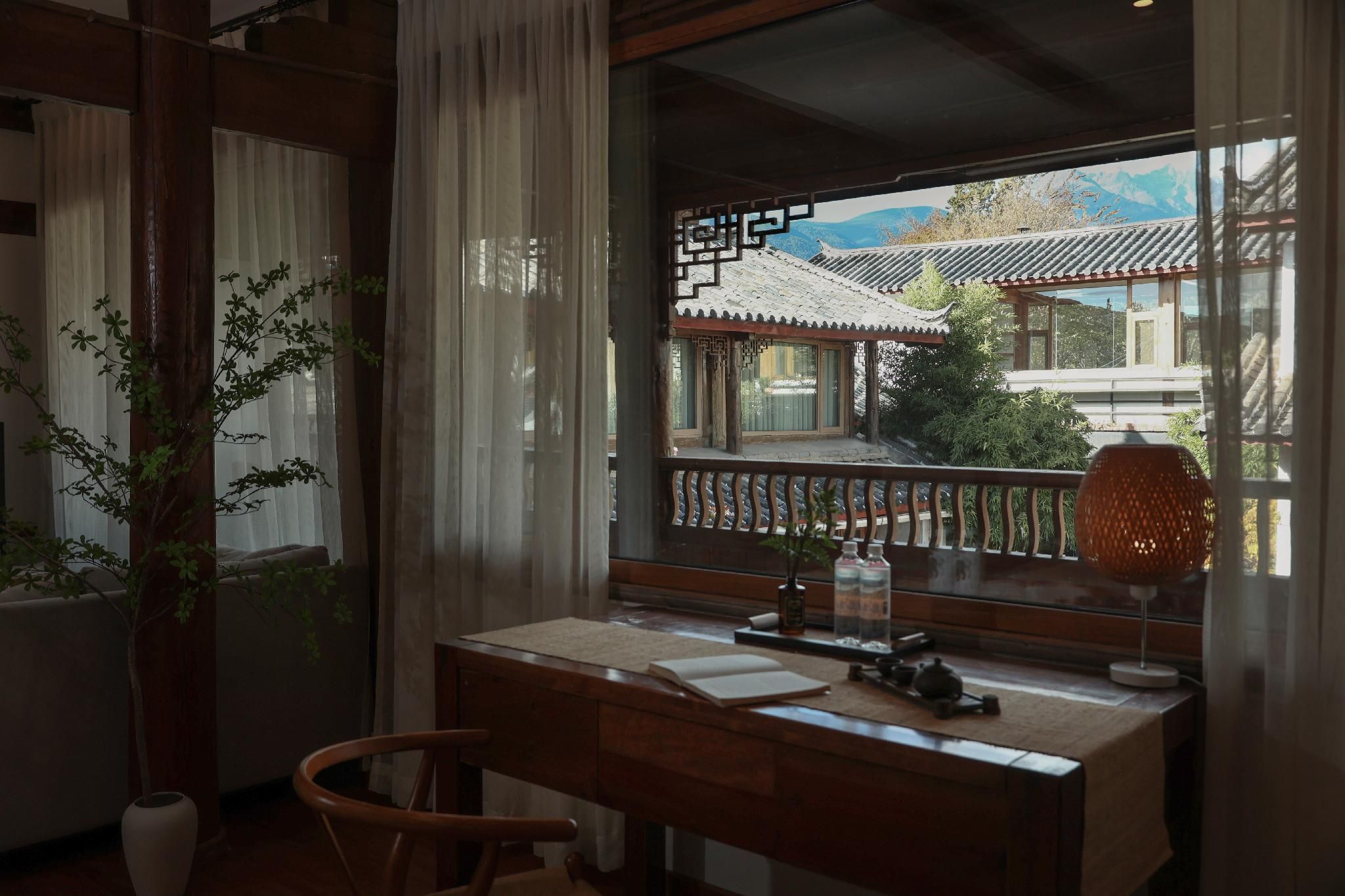 Courtyard Suite