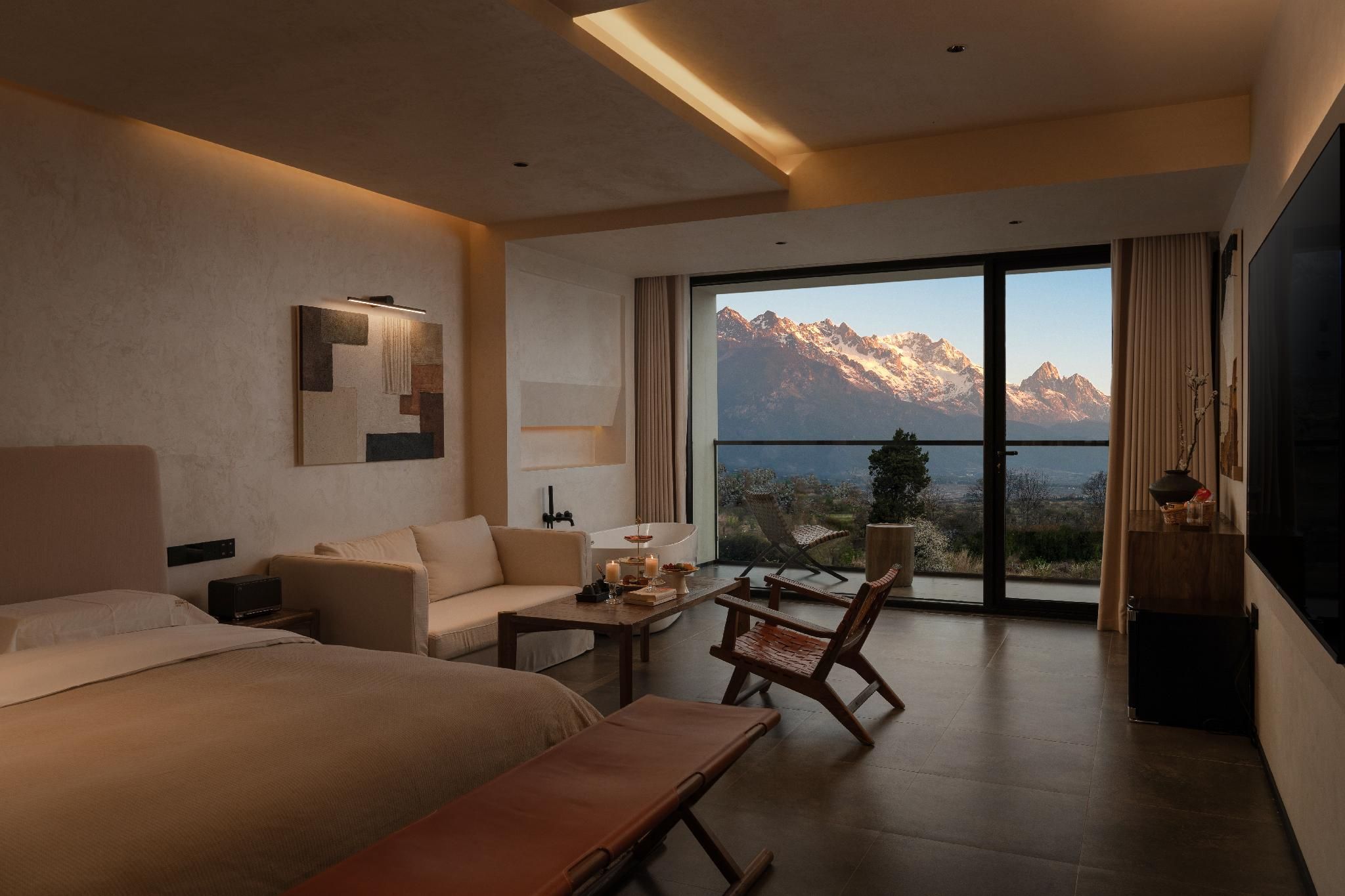 Mountain View Queen Room