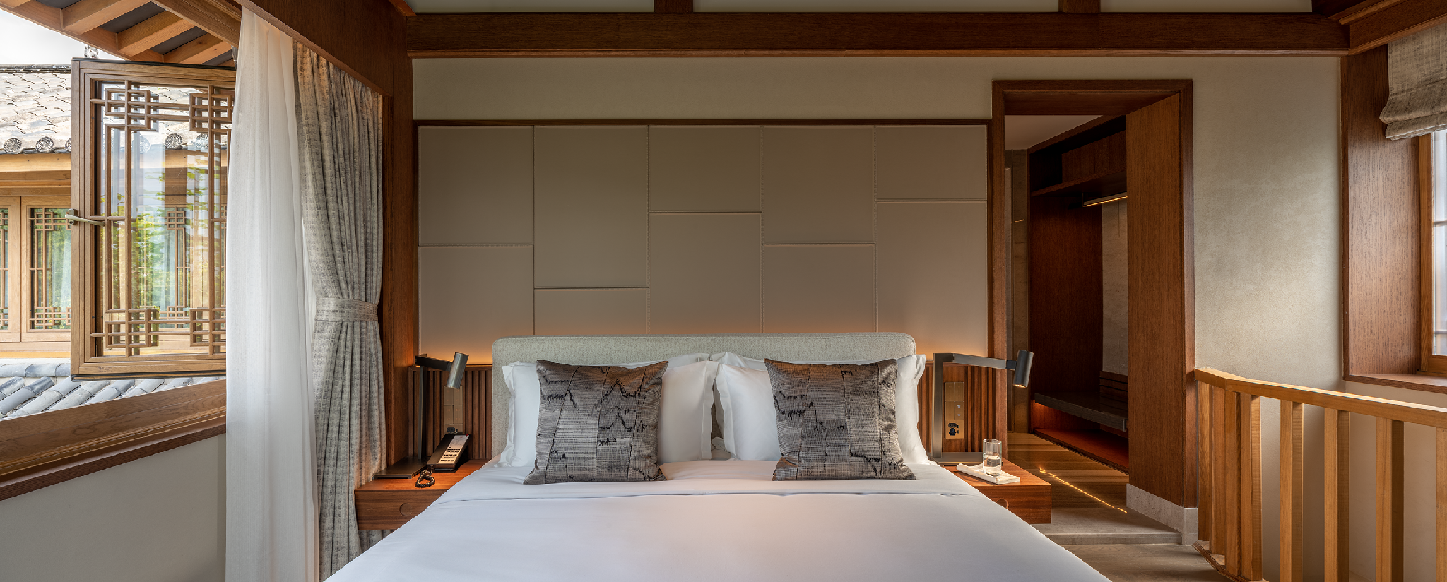 Deluxe Plus Queen Room