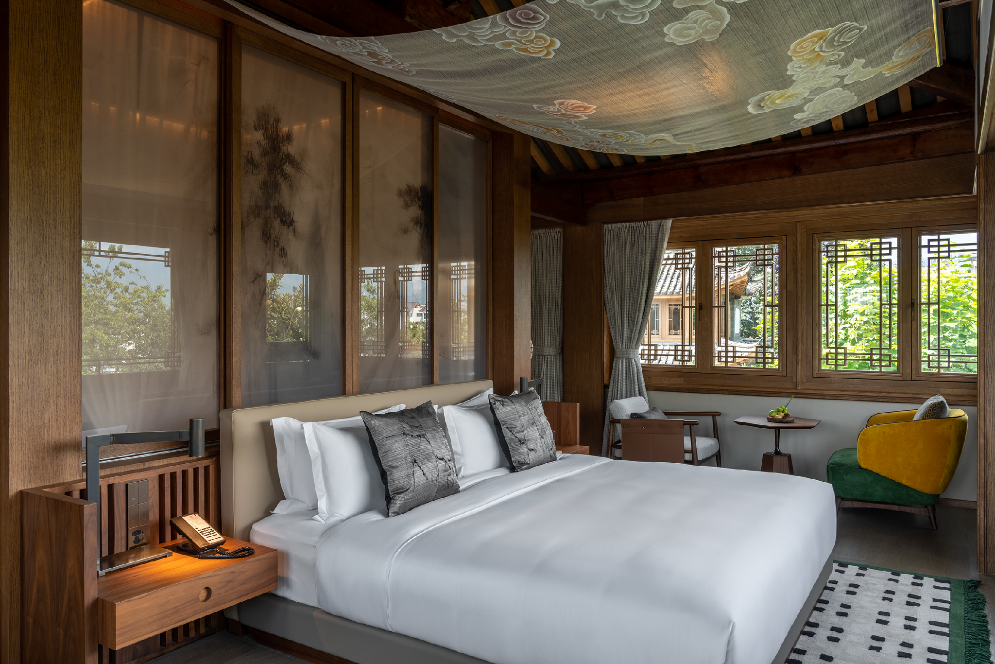 Room with 1 King Bed