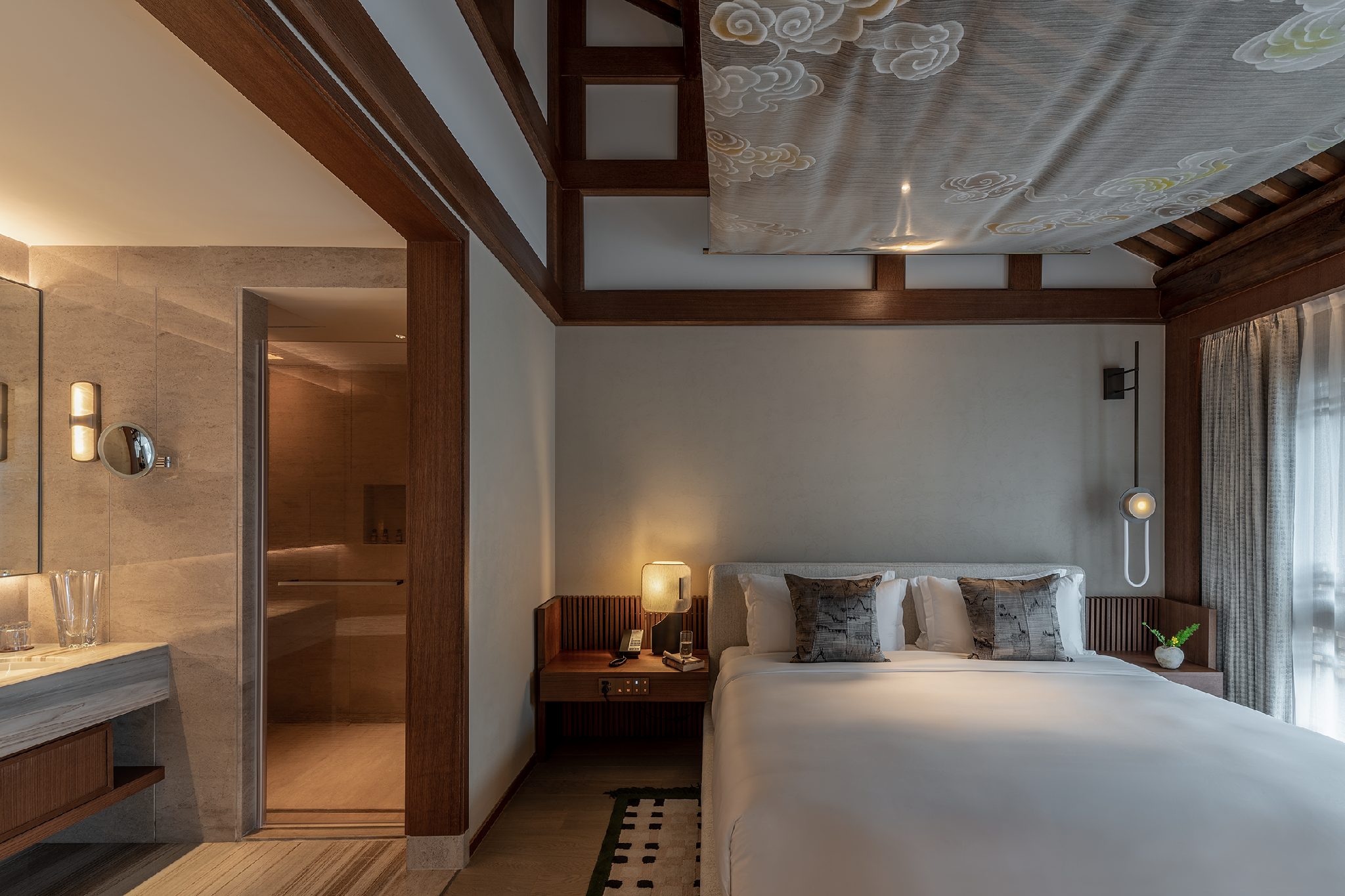 Huazhu - Deluxe Bed Room