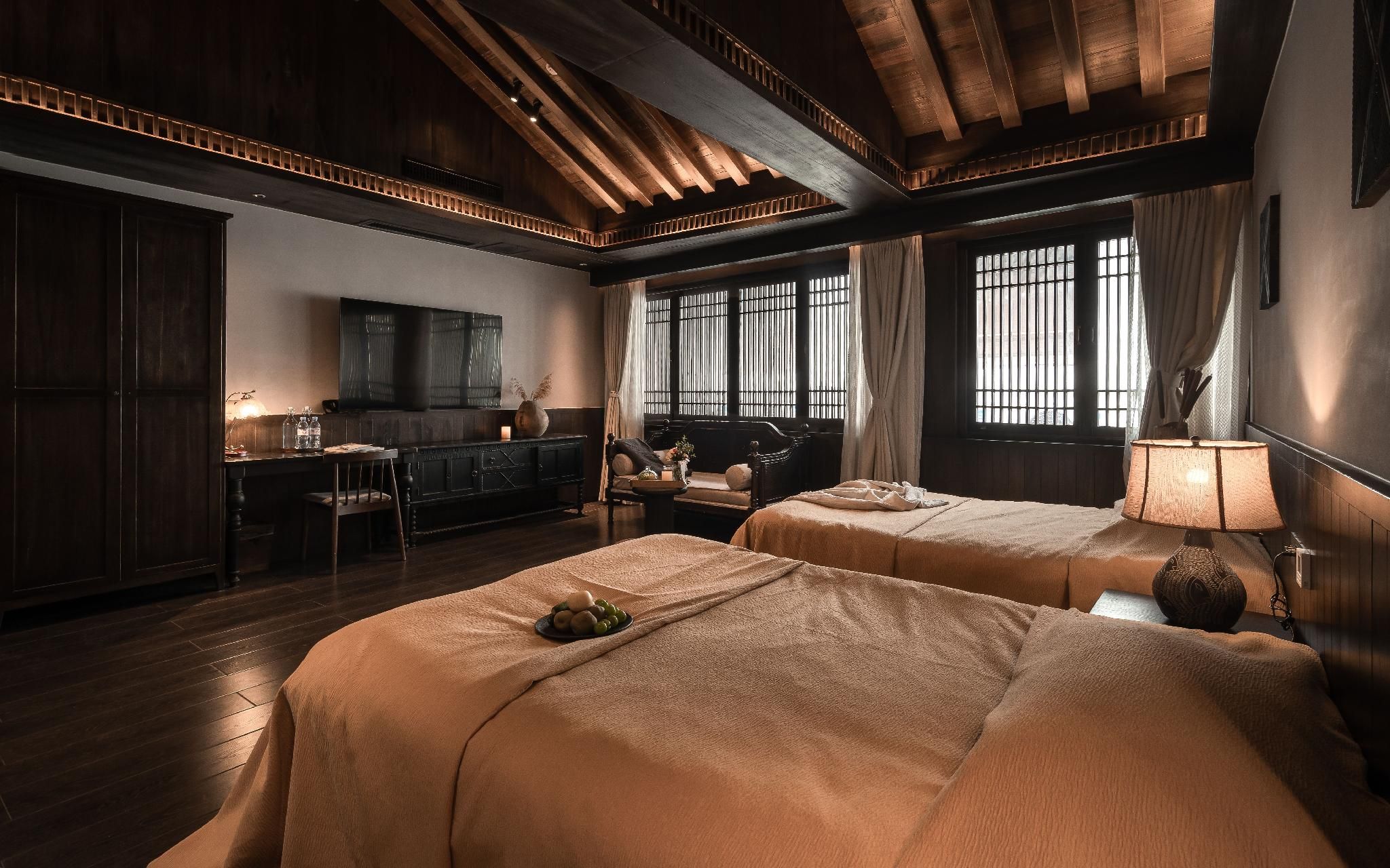 Classic Twin Guest Room