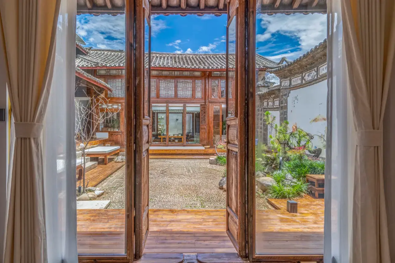 Queen Room with Garden View