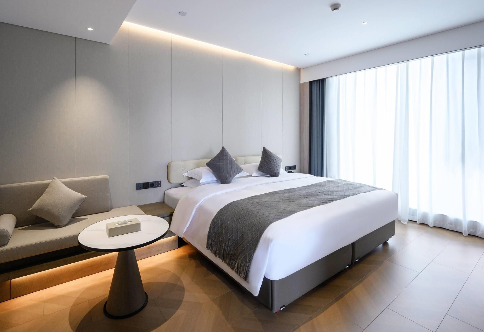 1 King Bed, Selected Room