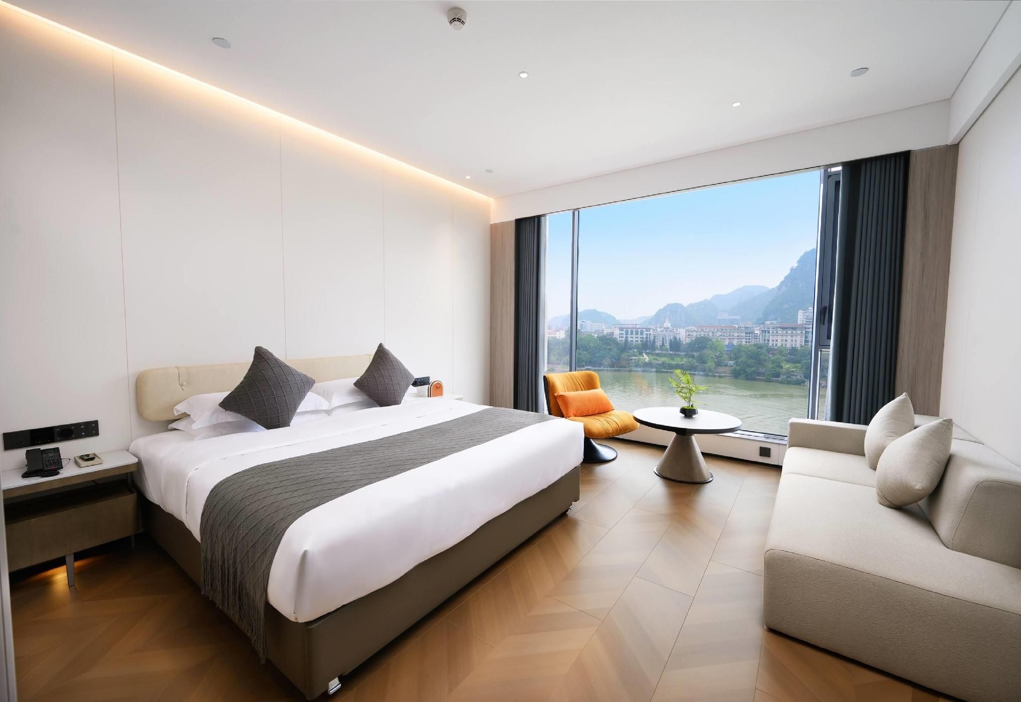 1 King Bed, River View Room