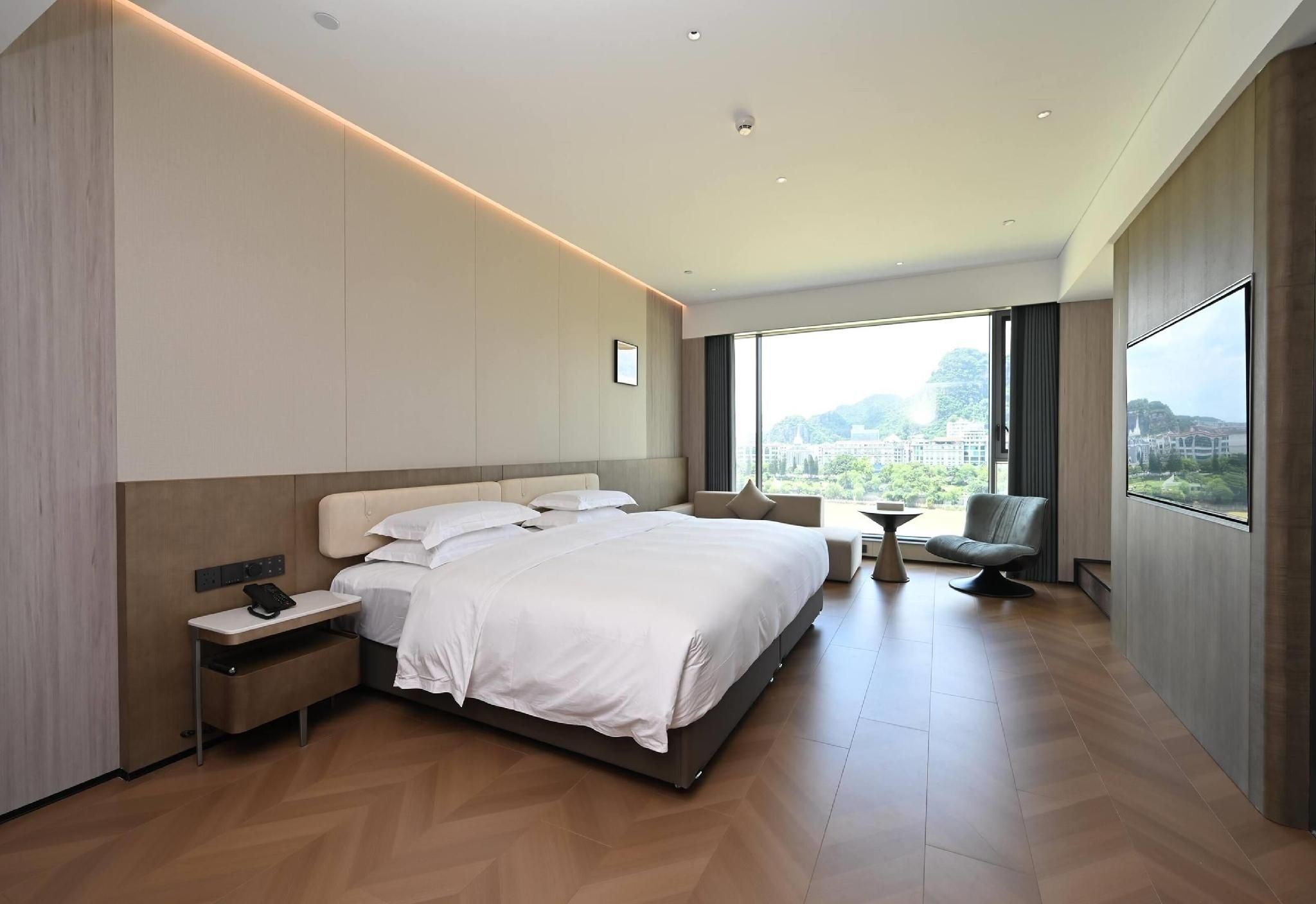 1 King Bed, Deluxe River View Room