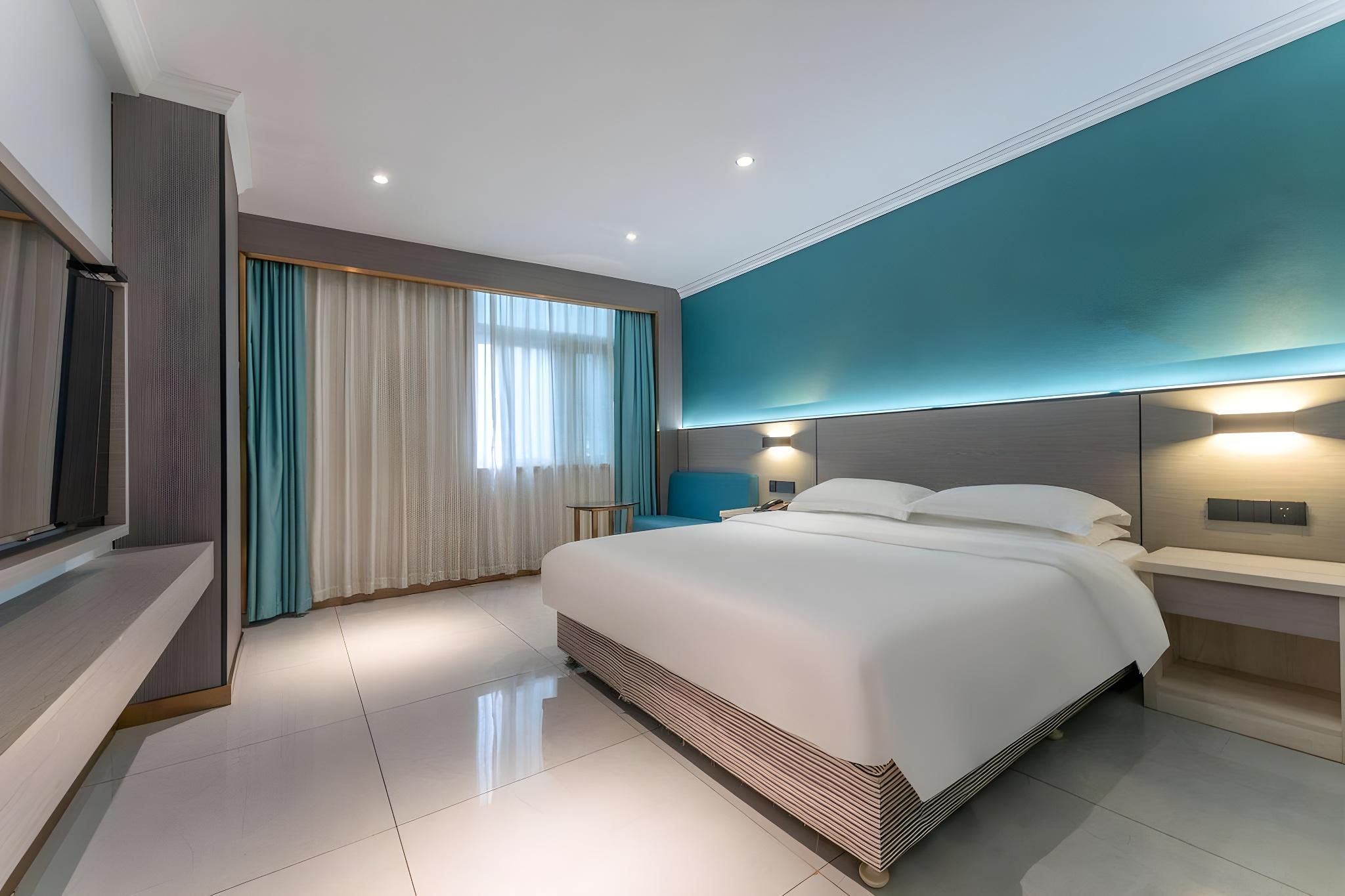 Light Luxury Boutique Double Bed Room