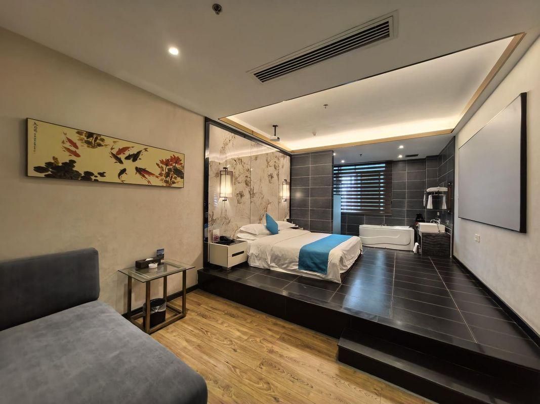 Featured Deluxe Room (Double Bed)