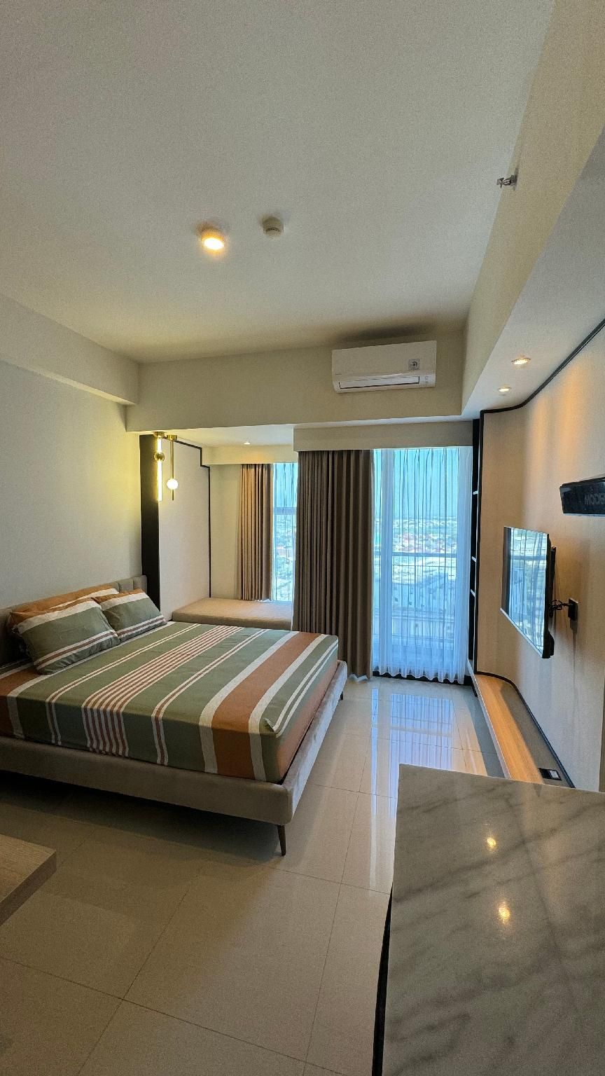 Room 8