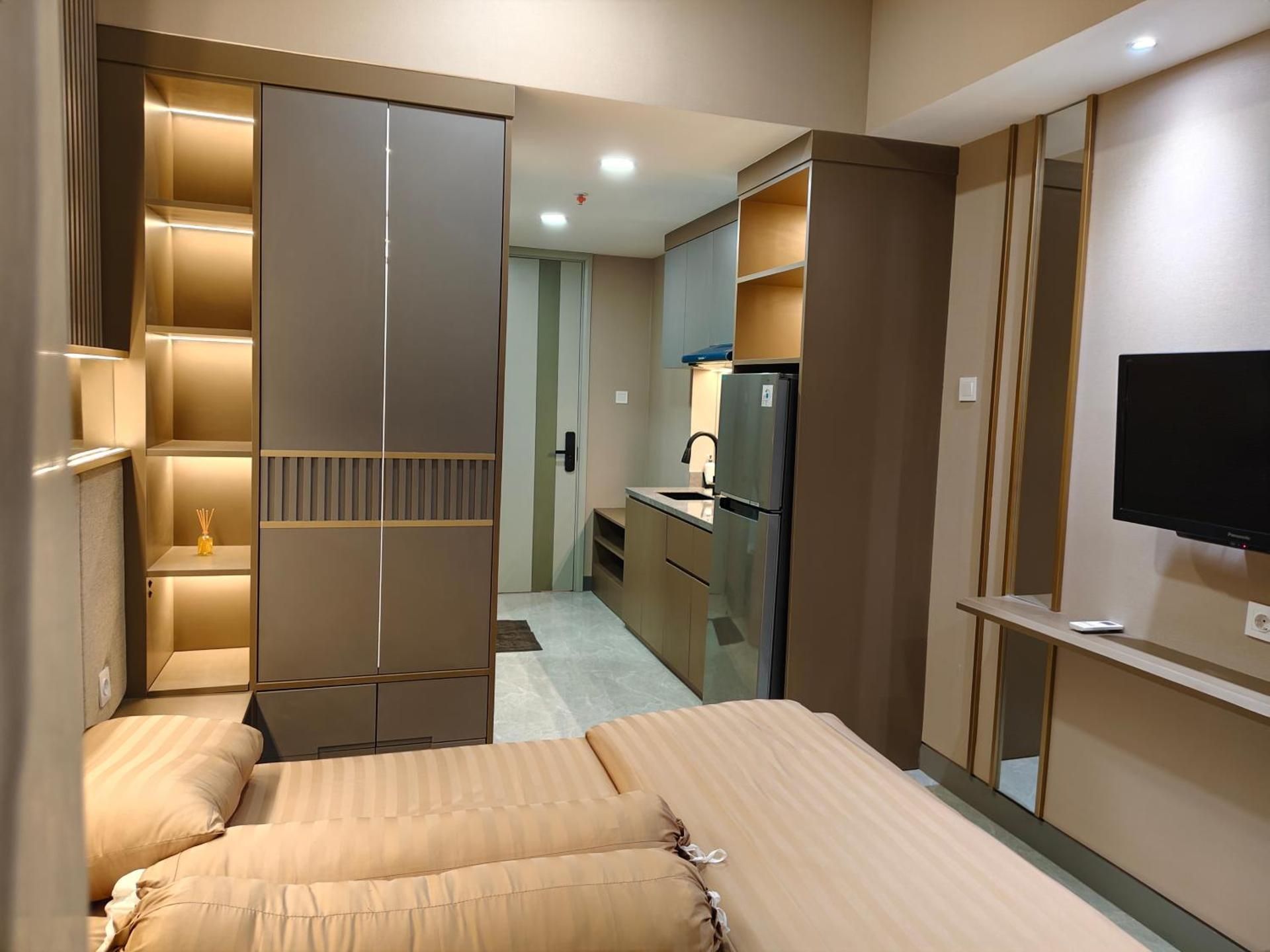 One-Bedroom Apartment with Pool View