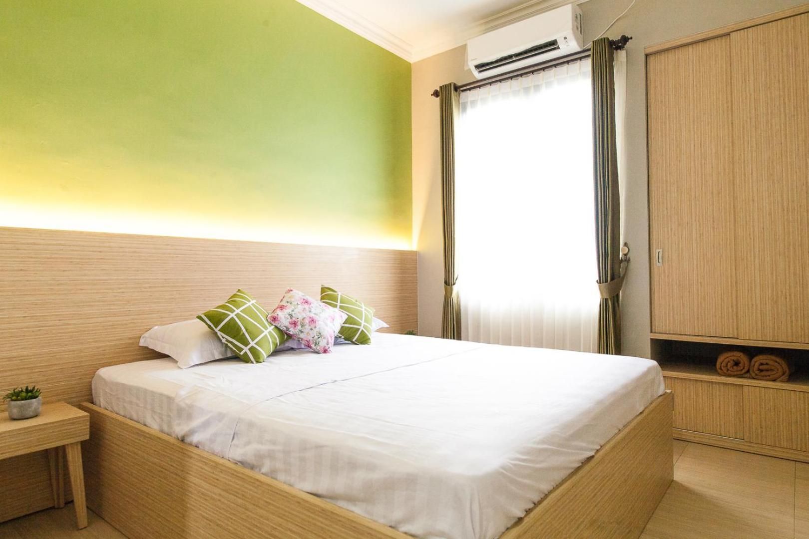 Deluxe Room (2 Adults + 1 Child)