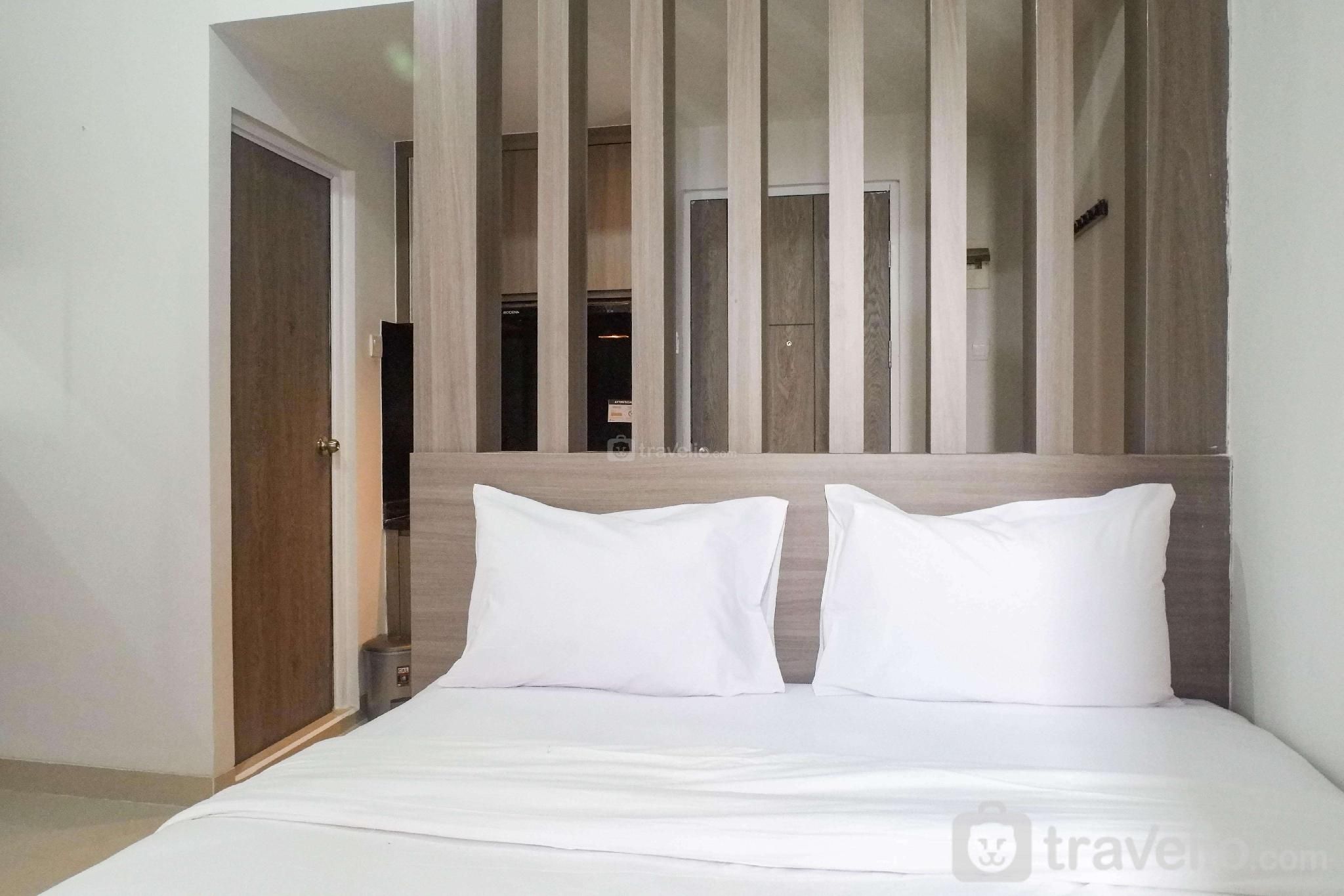 Chic Cozy Studio Taman Melati Surabaya By Travelio