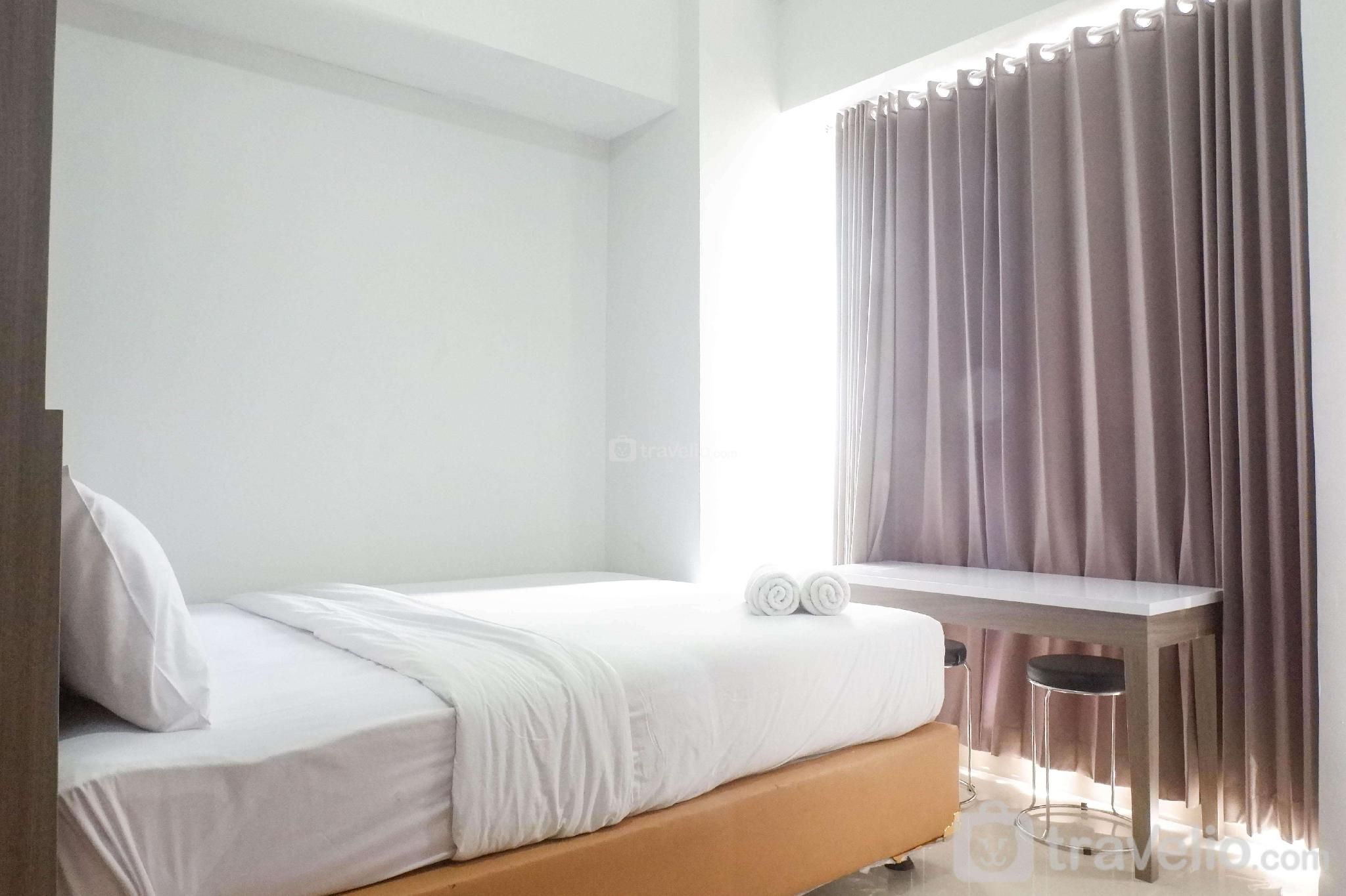 Chic Cozy Studio Taman Melati Surabaya By Travelio