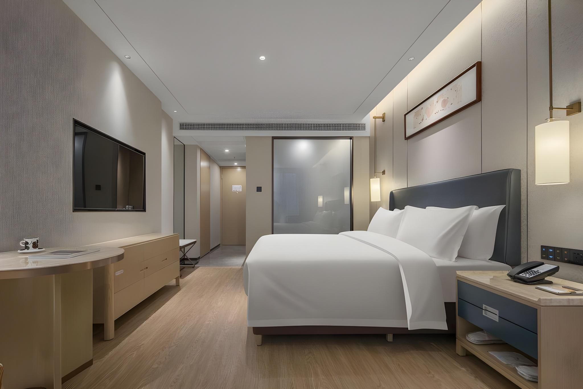 Deluxe Queen Room