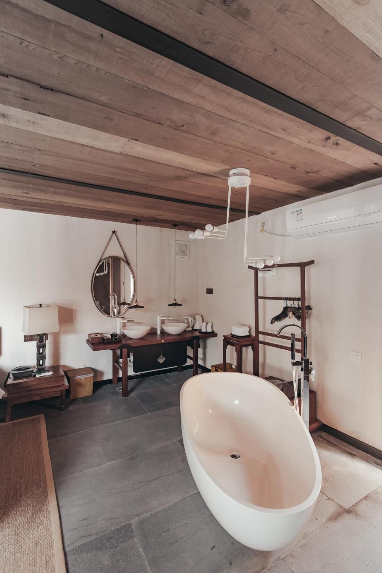 Deluxe Double Room with Bath