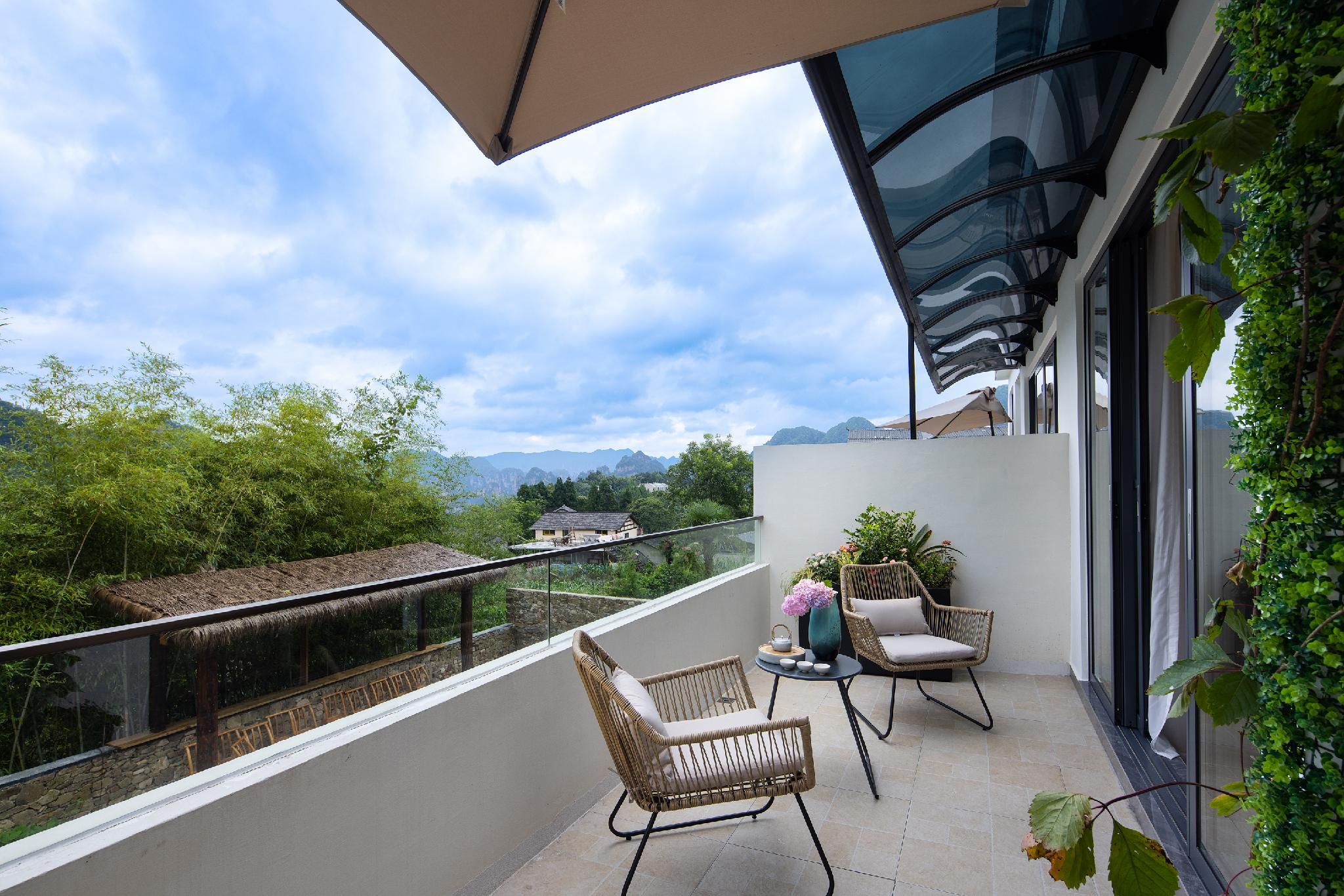 Terrace View King Room