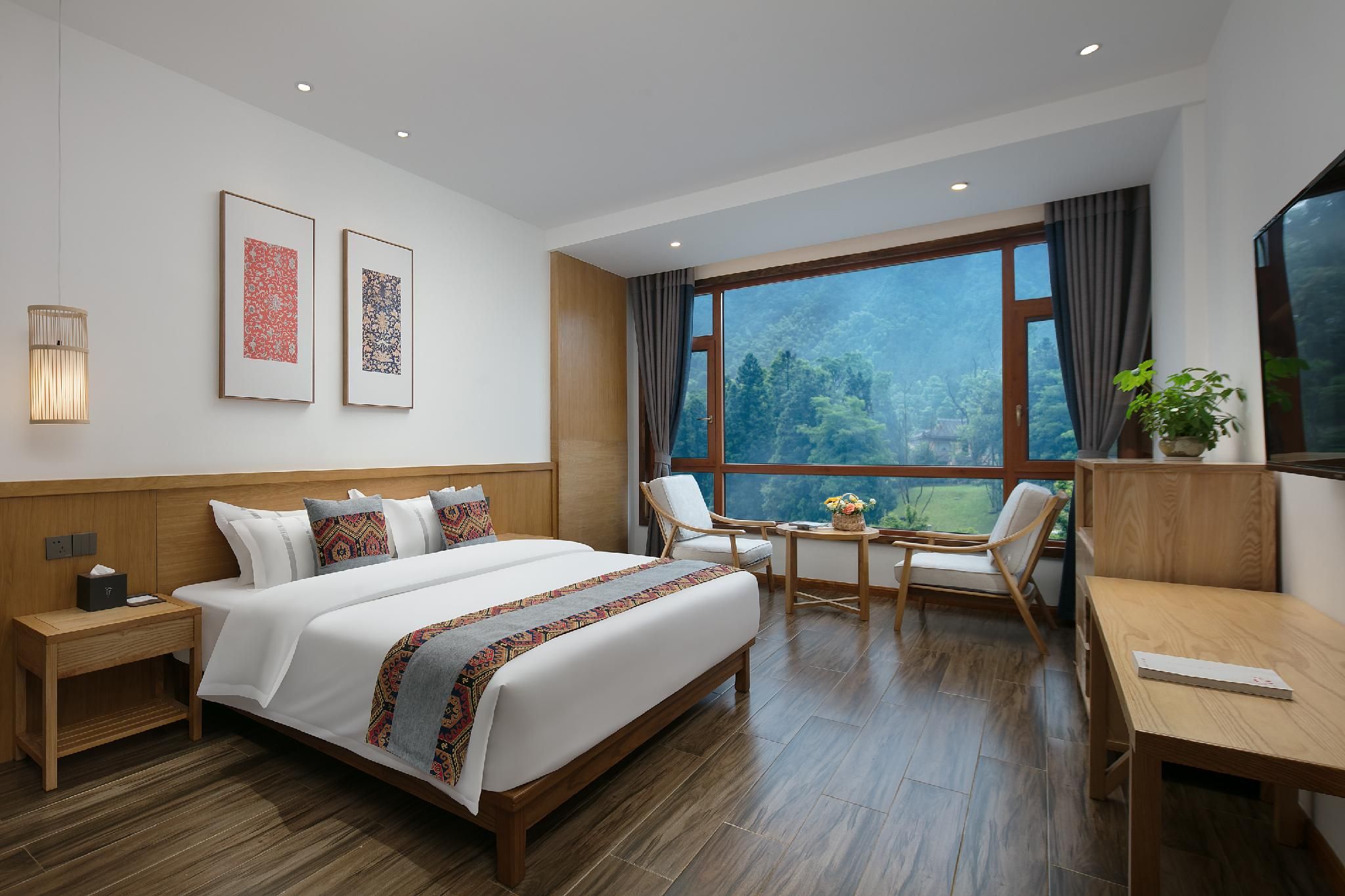 Queen Room with View