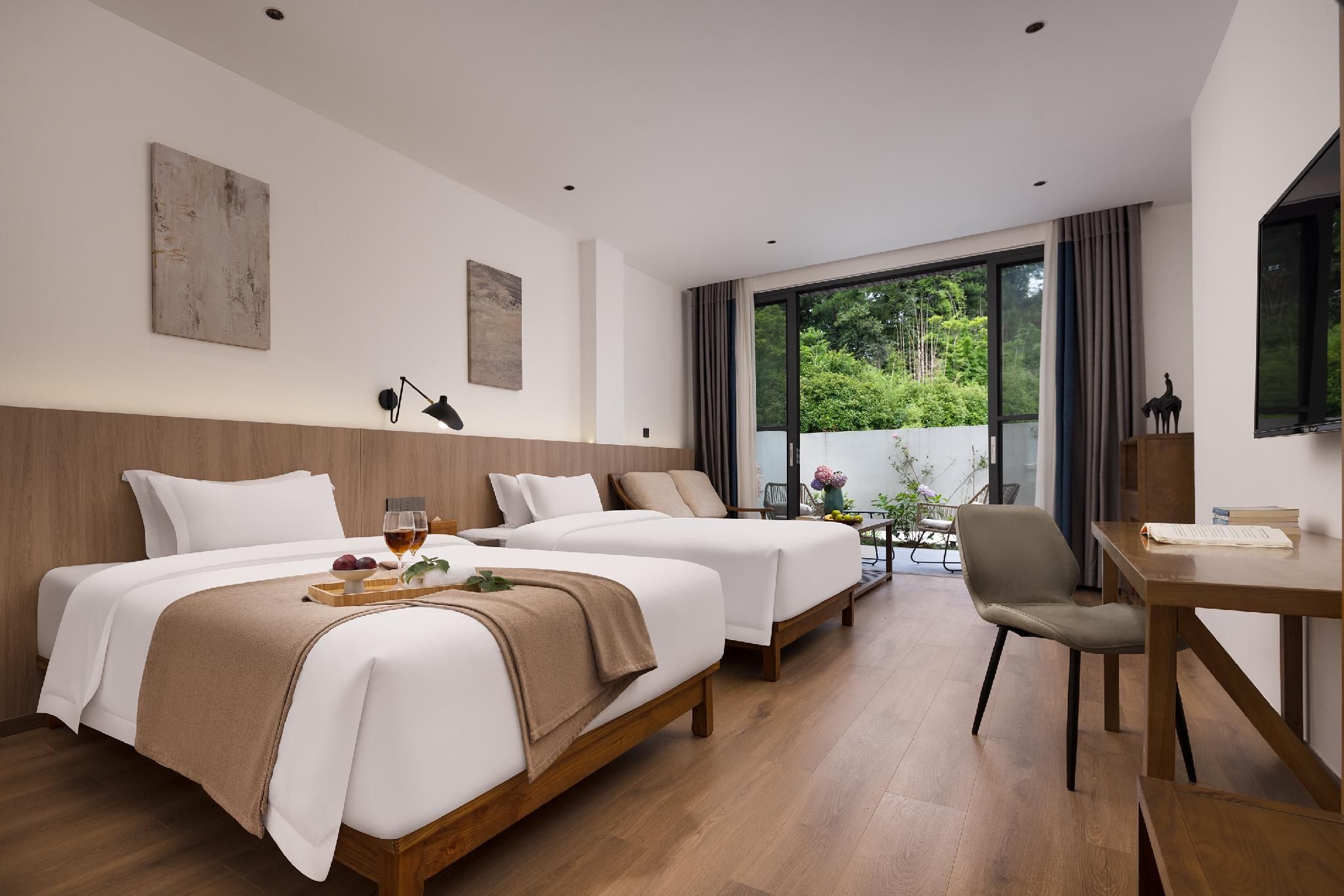 Premier Courtyard Twin Room