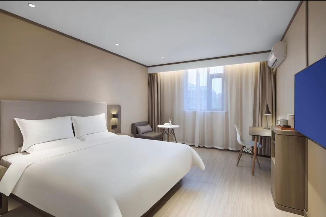 Queen Superior Room