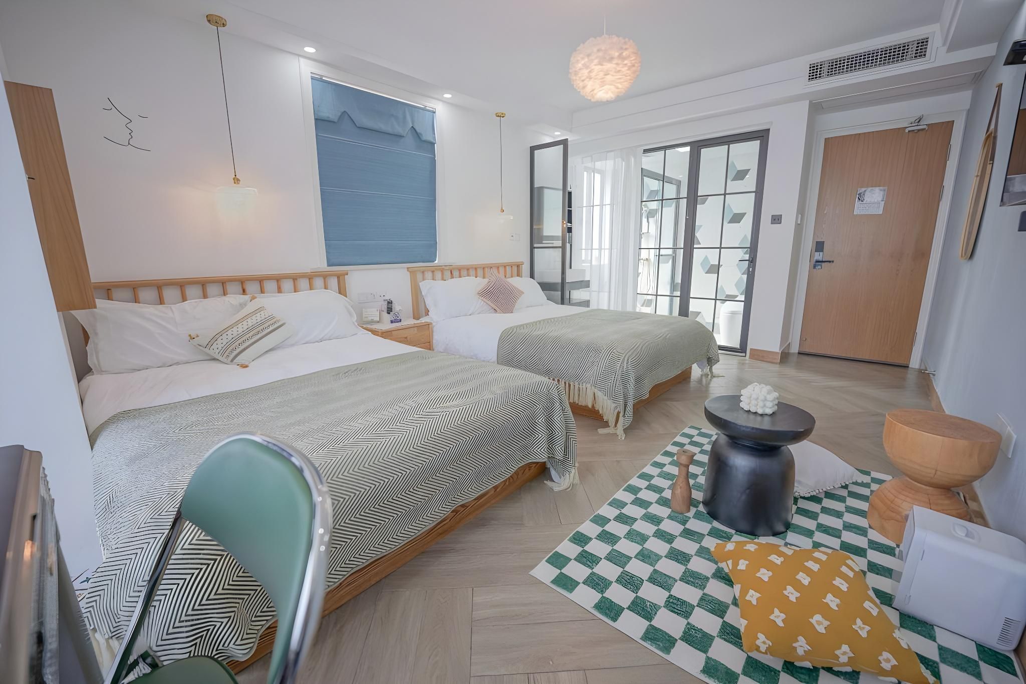 Quad Suite