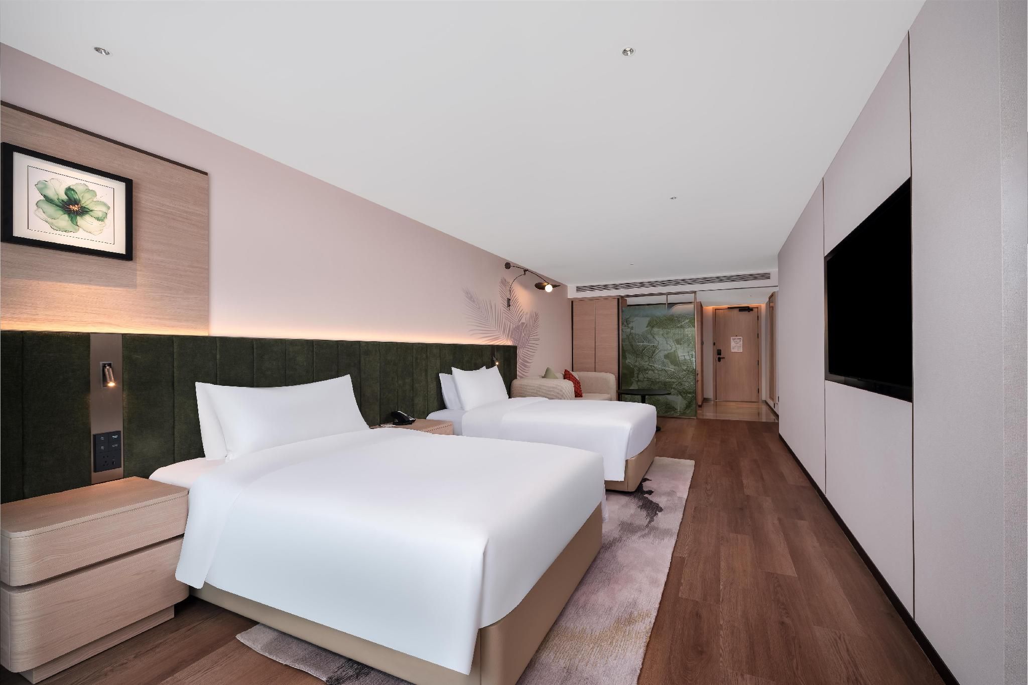 Twin Deluxe Room with Balcony