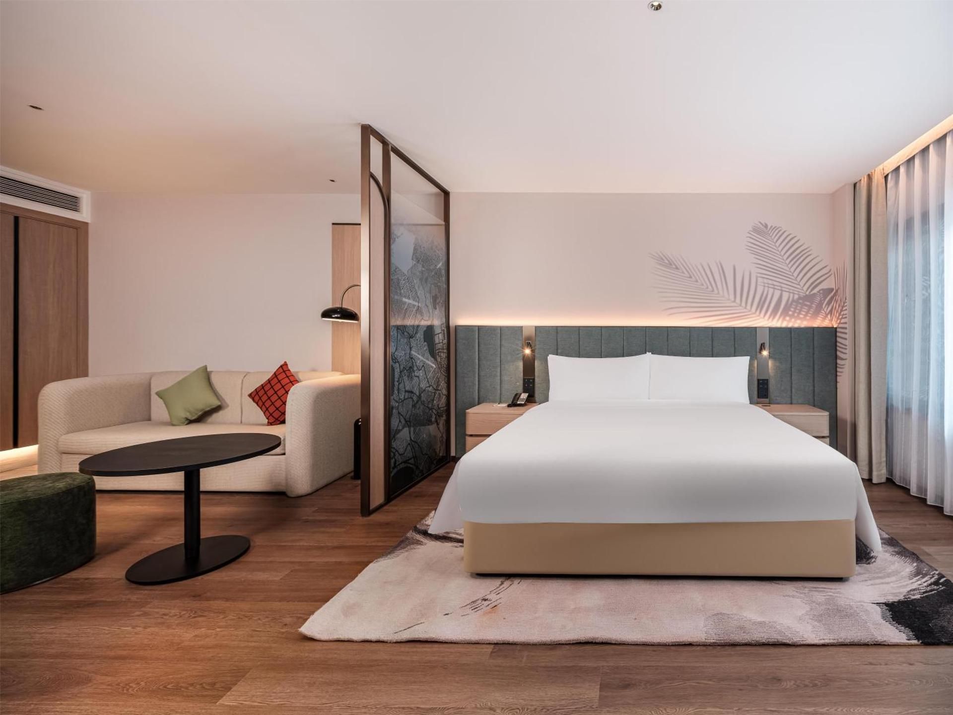Deluxe King Suite