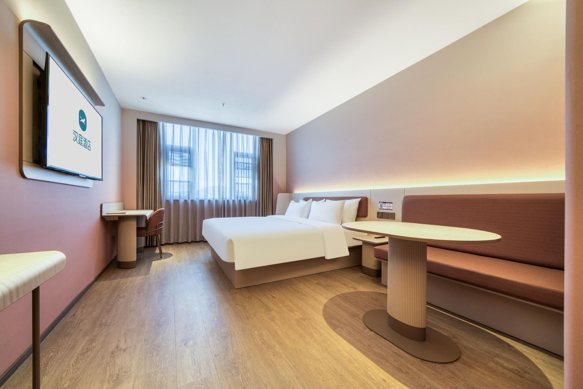Business Queen Bed Room
