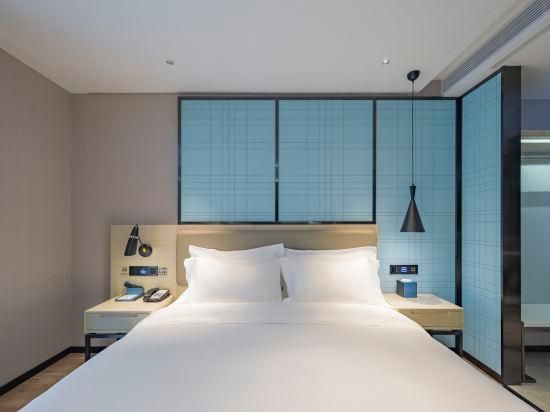 Huazhu - Room With Bed