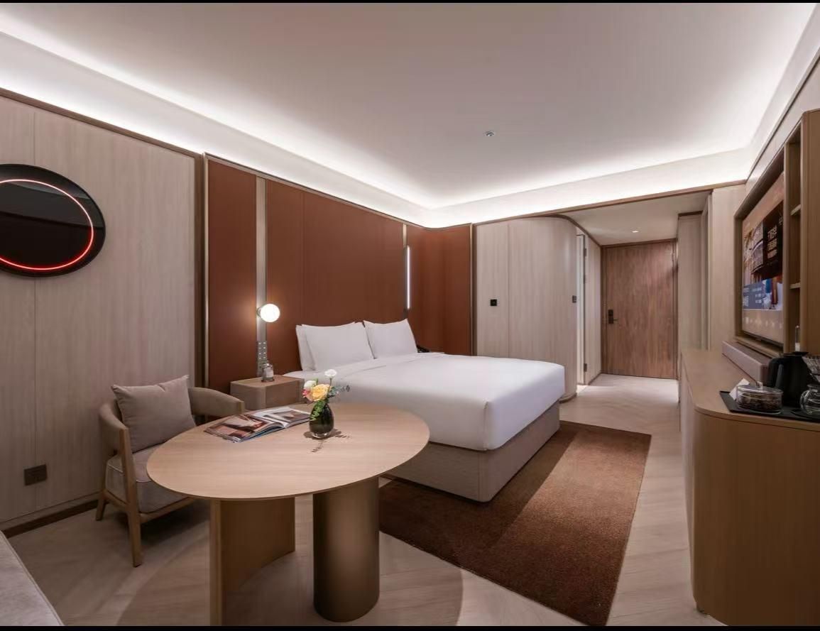Business Queen Room