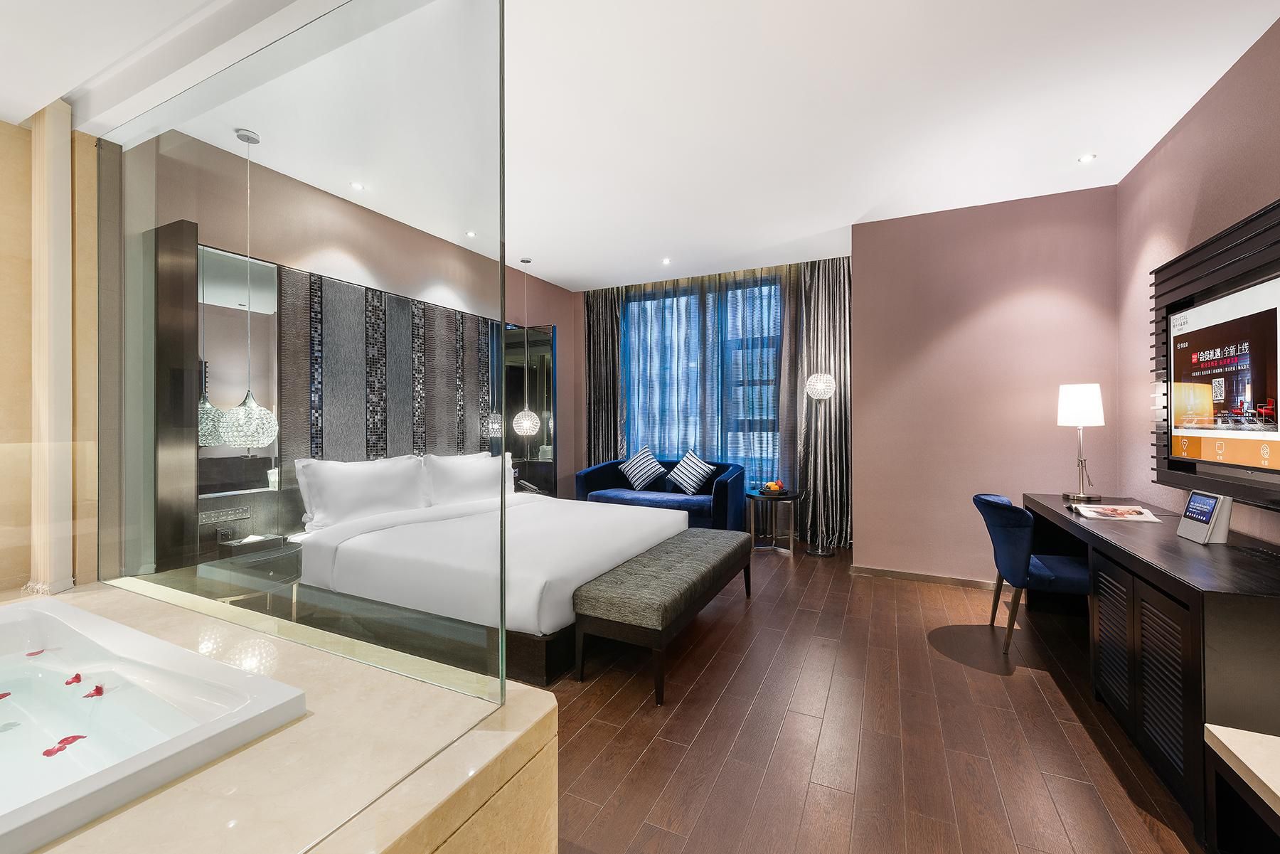 Huazhu - Deluxe Bed Room