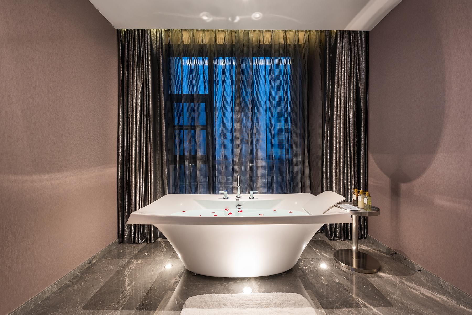 Huazhu - Executive Bed Room