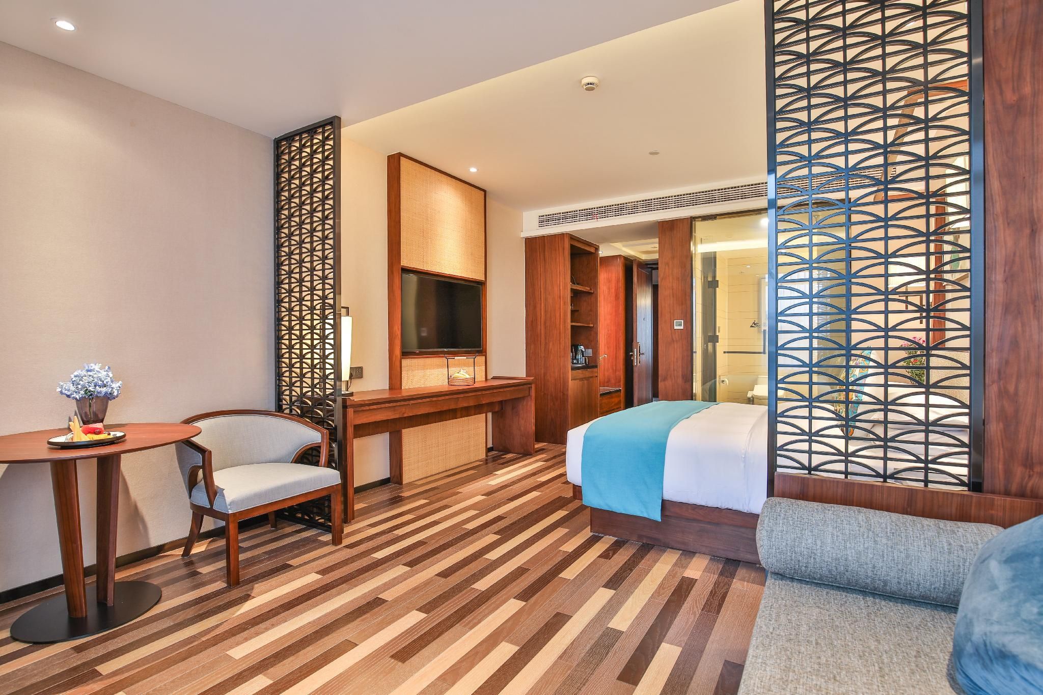 Queen Room