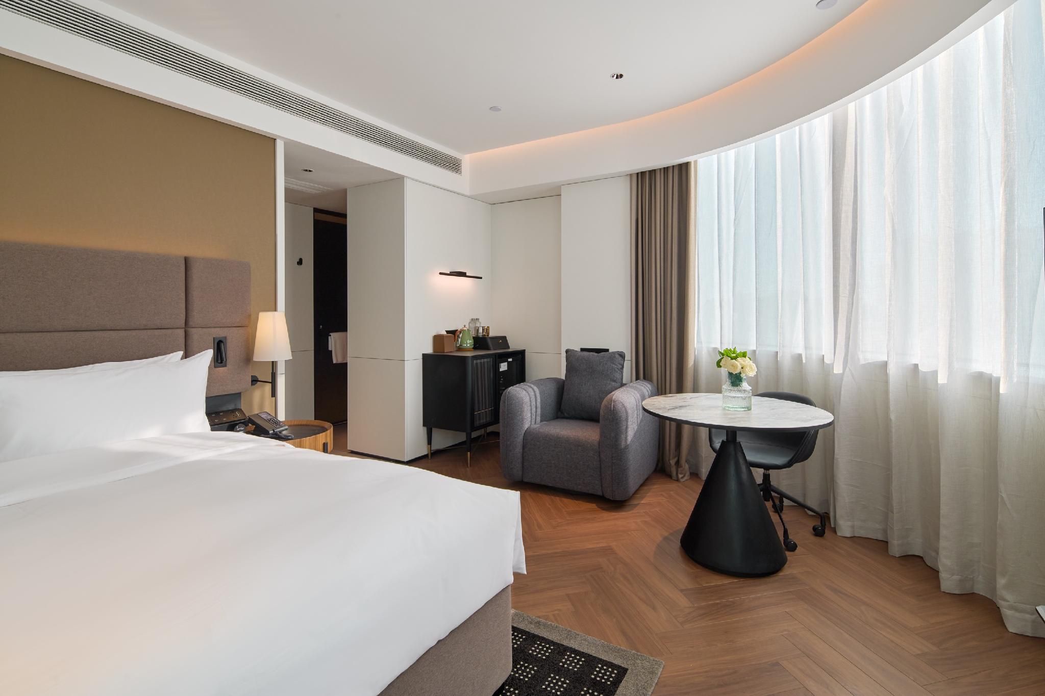 Intercity Queen Room