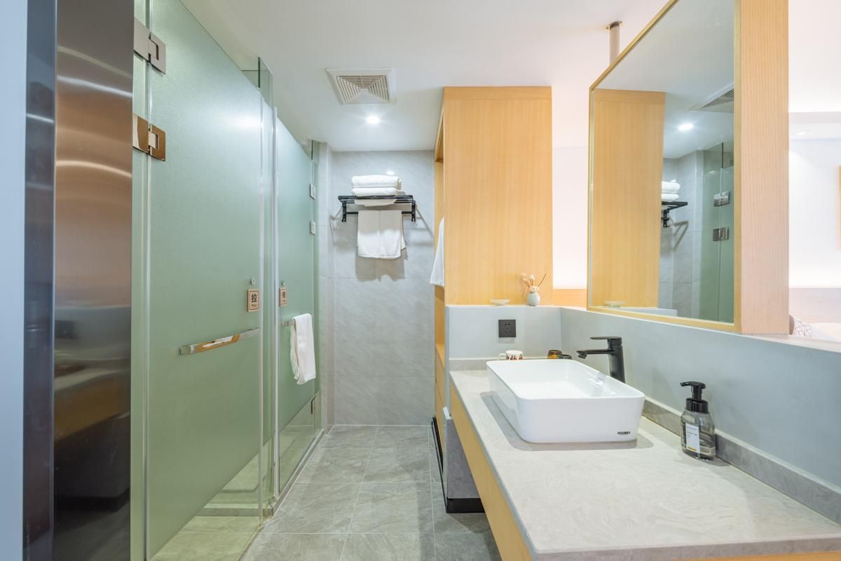 Family Room with Nature - Kid-Friendly