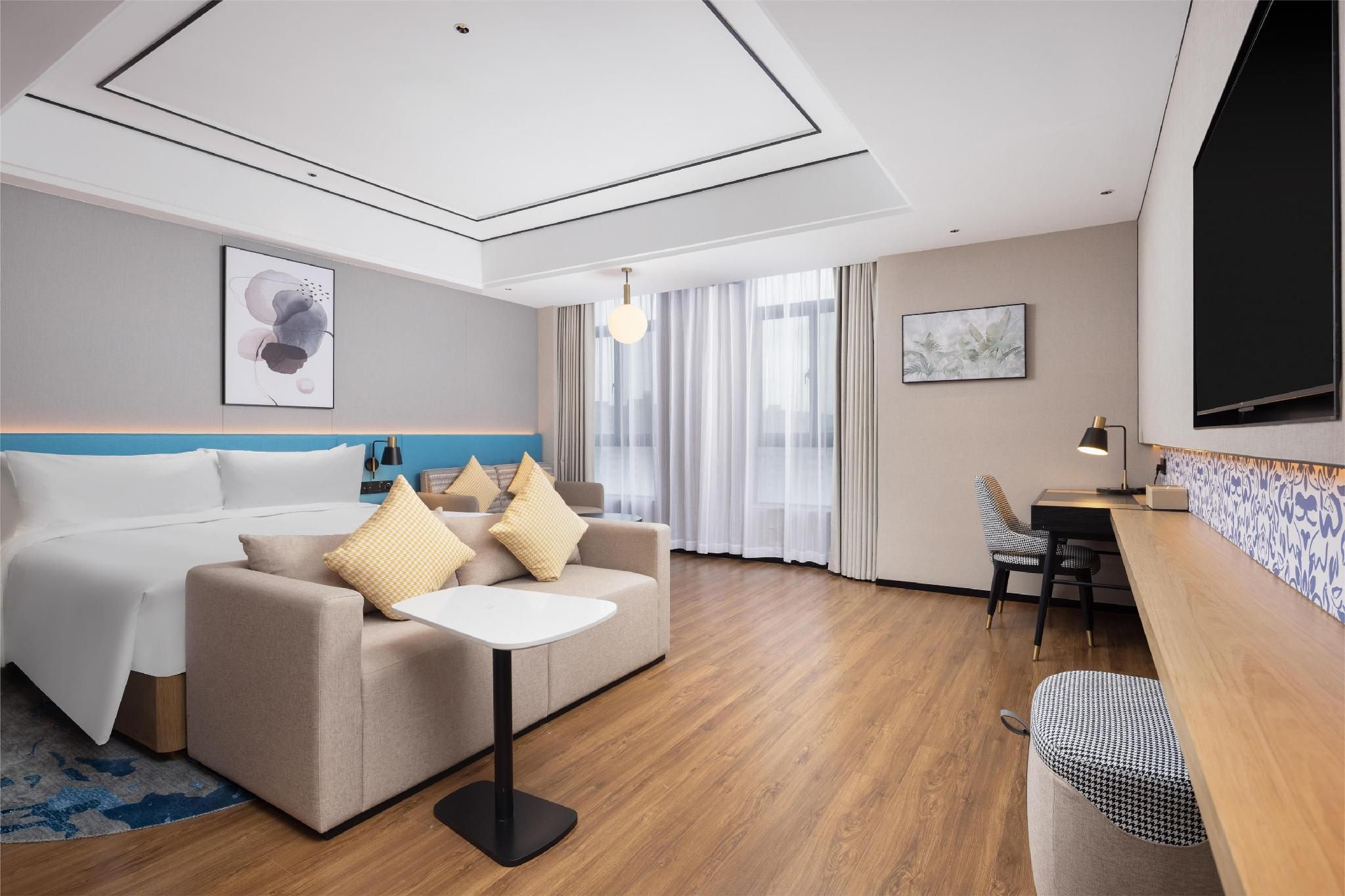 King Superior Room